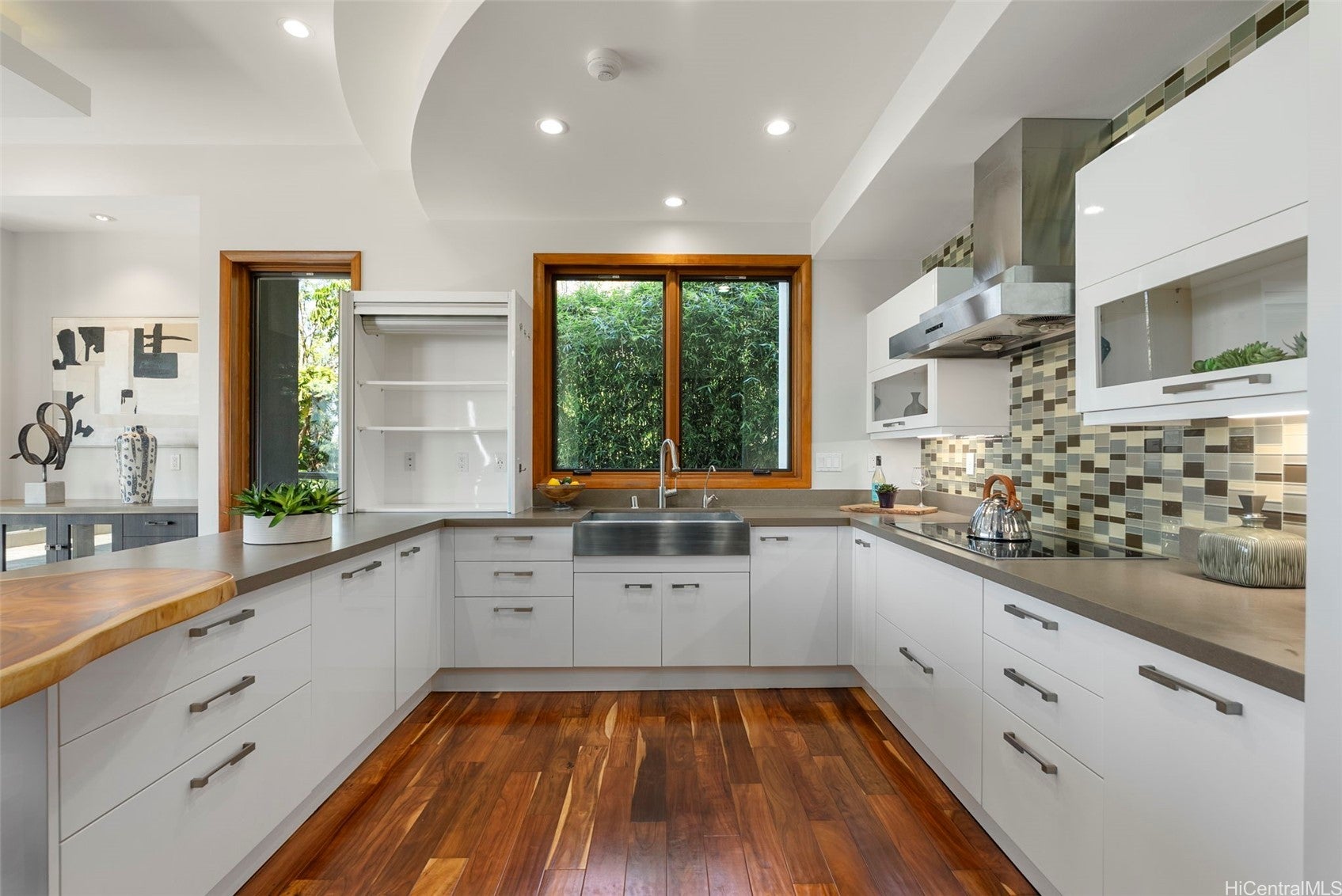 Honolulu, Hawaii, 96816, United States, 4 Bedrooms Bedrooms, ,4 BathroomsBathrooms,Residential,Active,1971808