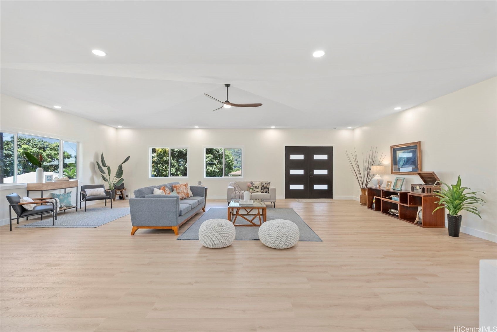 Honolulu, Hawaii, 96822, United States, 4 Bedrooms Bedrooms, ,4 BathroomsBathrooms,Residential,Active,1943814