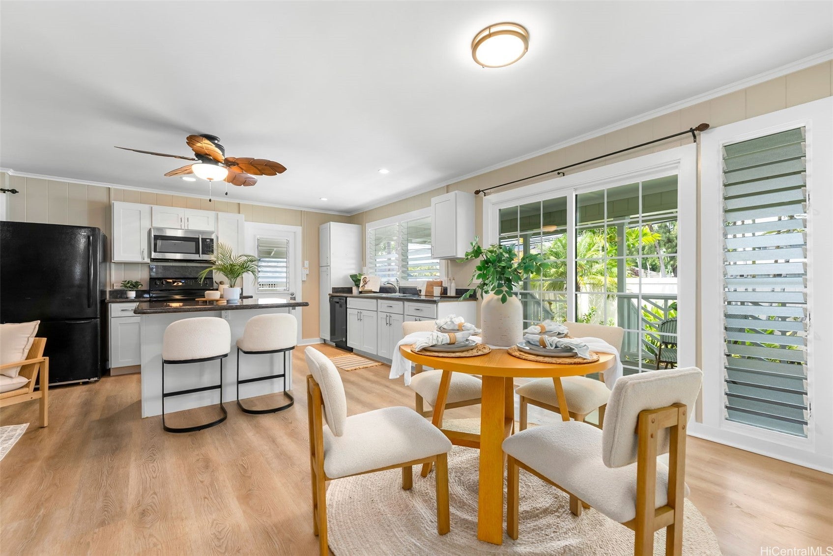 Kailua, Hawaii, 96734, United States, 6 Bedrooms Bedrooms, ,3 BathroomsBathrooms,Residential,Pending,1943834