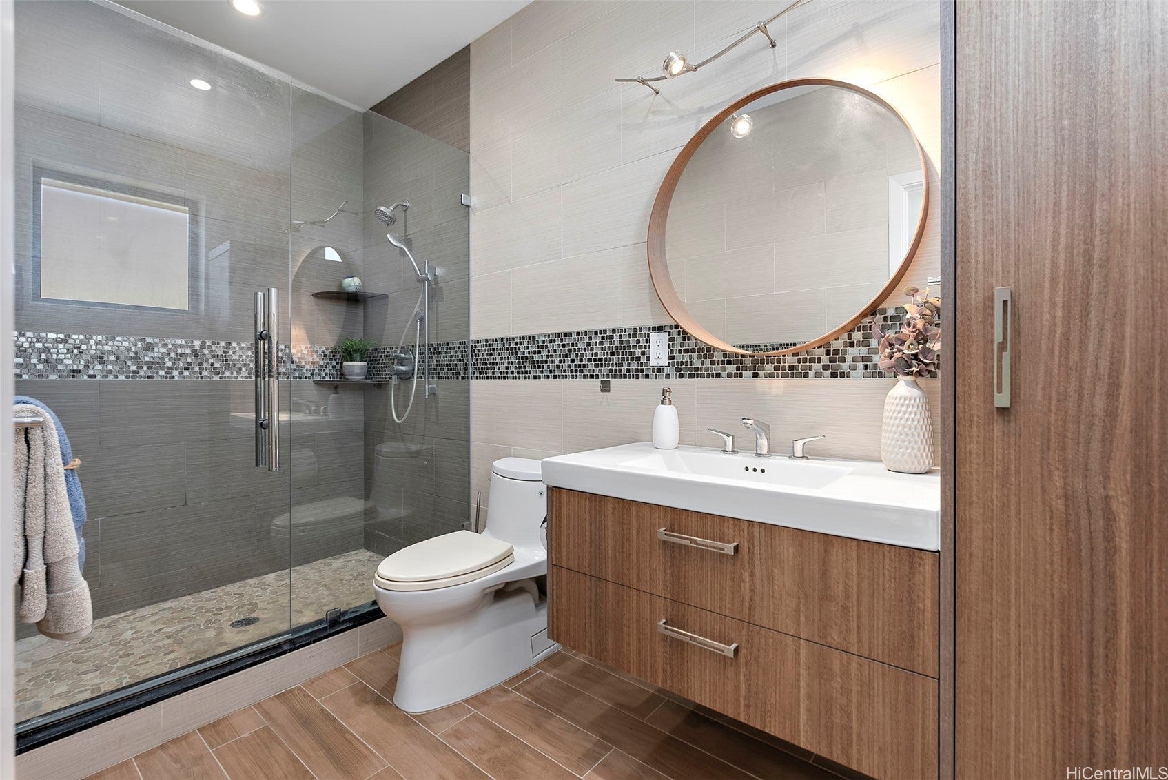 Honolulu, Hawaii, 96816, United States, 4 Bedrooms Bedrooms, ,4 BathroomsBathrooms,Residential,Active,1943823