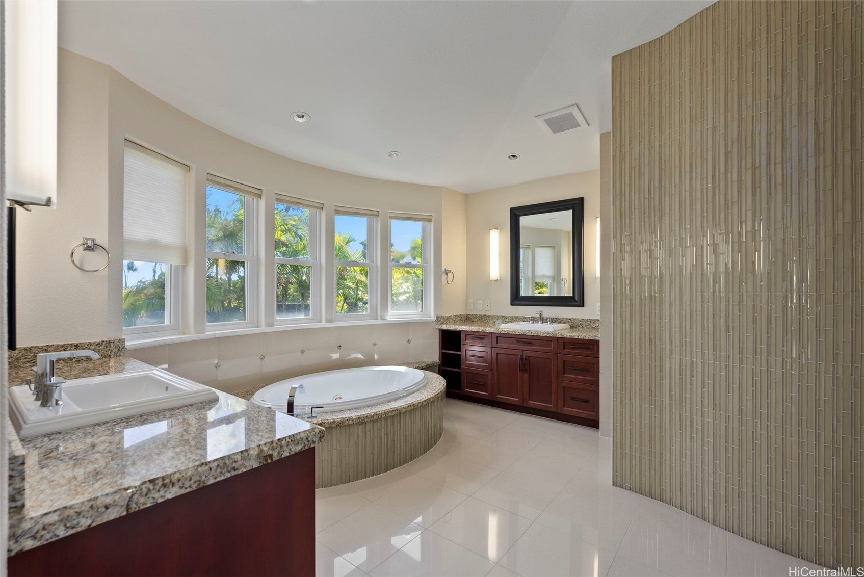 Honolulu, Hawaii, 96816, United States, 4 Bedrooms Bedrooms, ,4 BathroomsBathrooms,Residential,Contingent,1943772