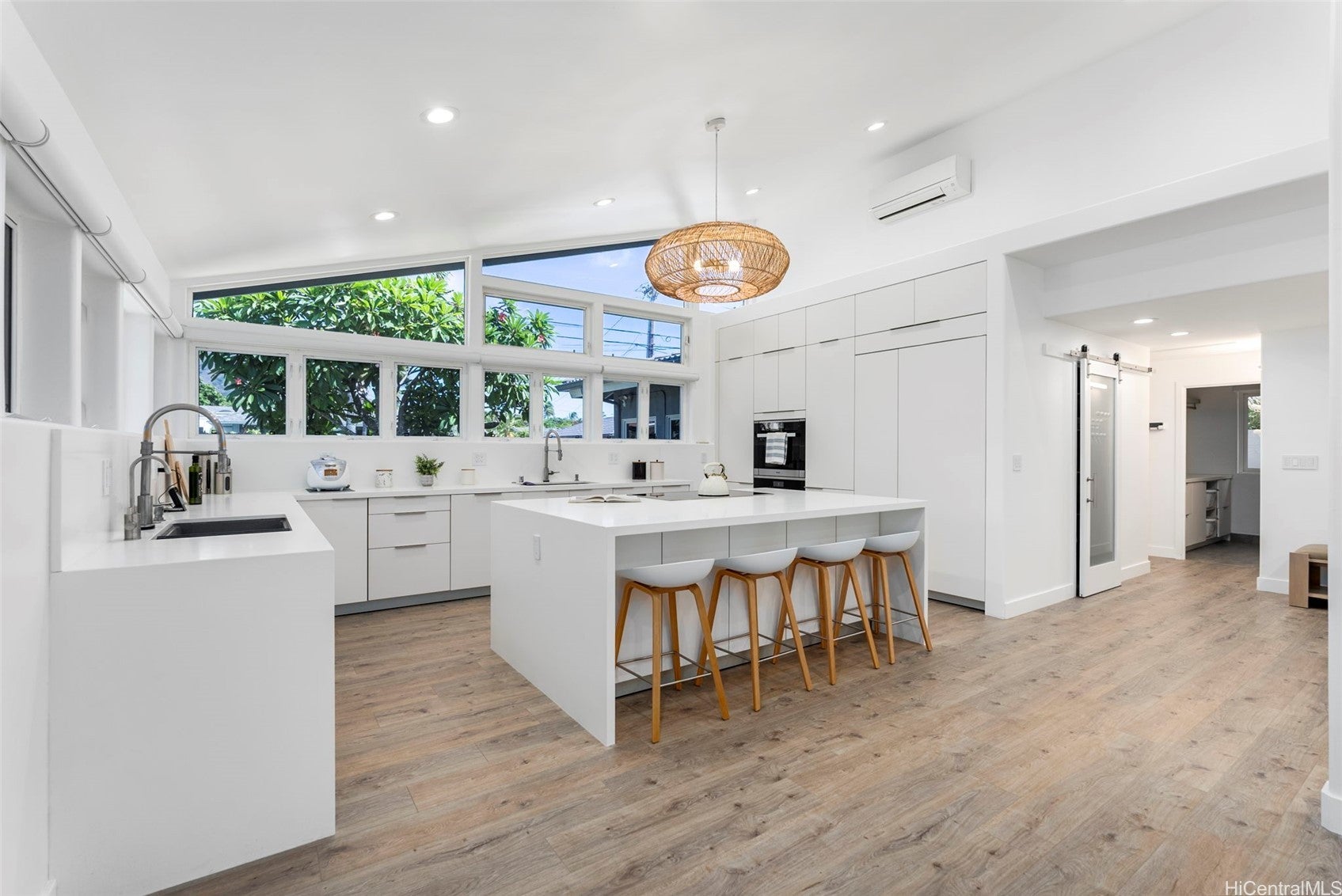 Honolulu, Hawaii, 96825, United States, 5 Bedrooms Bedrooms, ,4 BathroomsBathrooms,Residential,Active,1943784