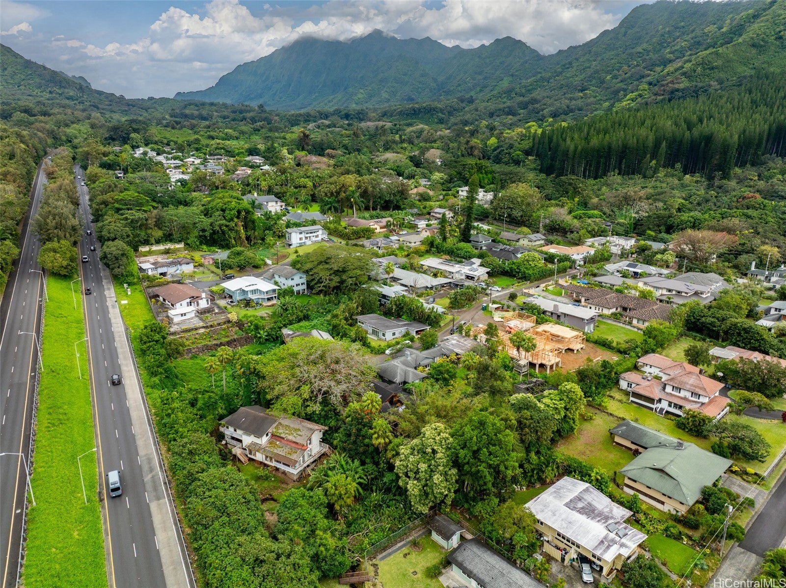 Honolulu, Hawaii, 96817, United States, 2 Bedrooms Bedrooms, ,3 BathroomsBathrooms,Residential,Active,1943804