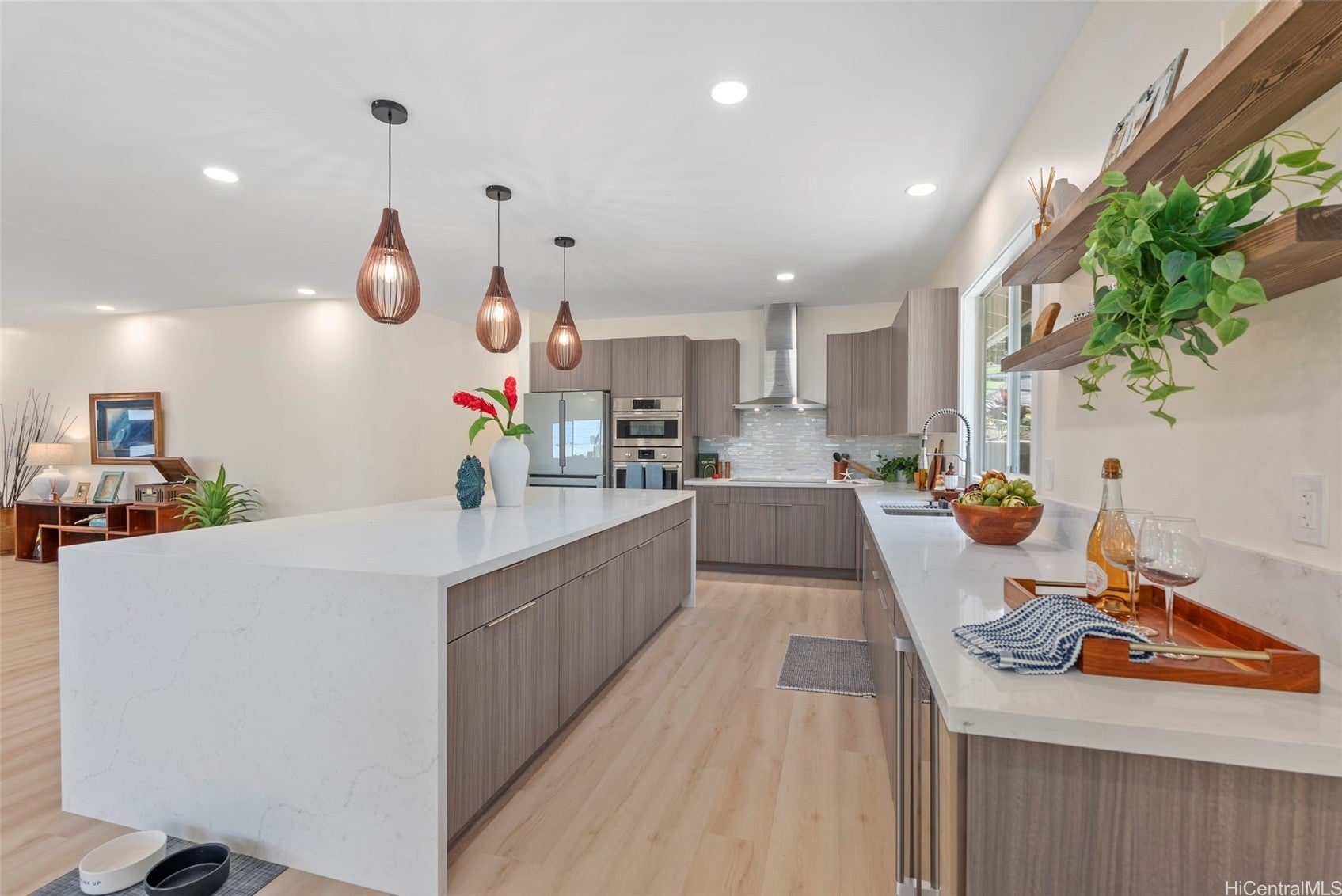 Honolulu, Hawaii, 96822, United States, 4 Bedrooms Bedrooms, ,4 BathroomsBathrooms,Residential,Active,1943814