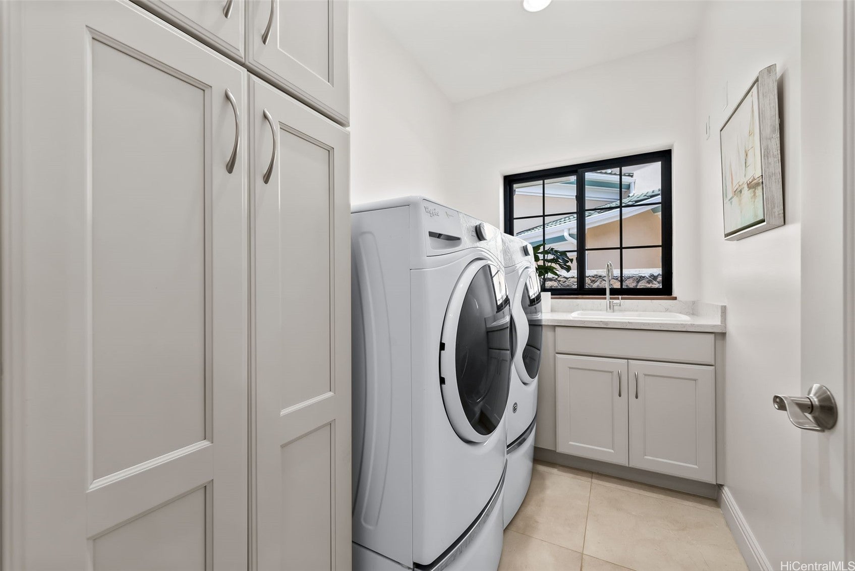 Honolulu, Hawaii, 96816, United States, 6 Bedrooms Bedrooms, ,6 BathroomsBathrooms,Residential,Active,1961951