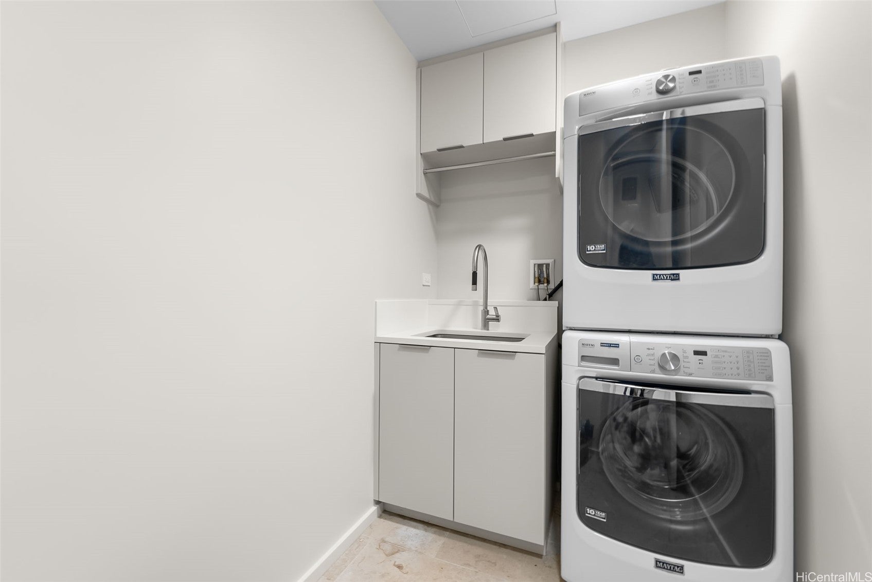 Honolulu, Hawaii, 96814, United States, 2 Bedrooms Bedrooms, ,3 BathroomsBathrooms,Residential,Active,1943792