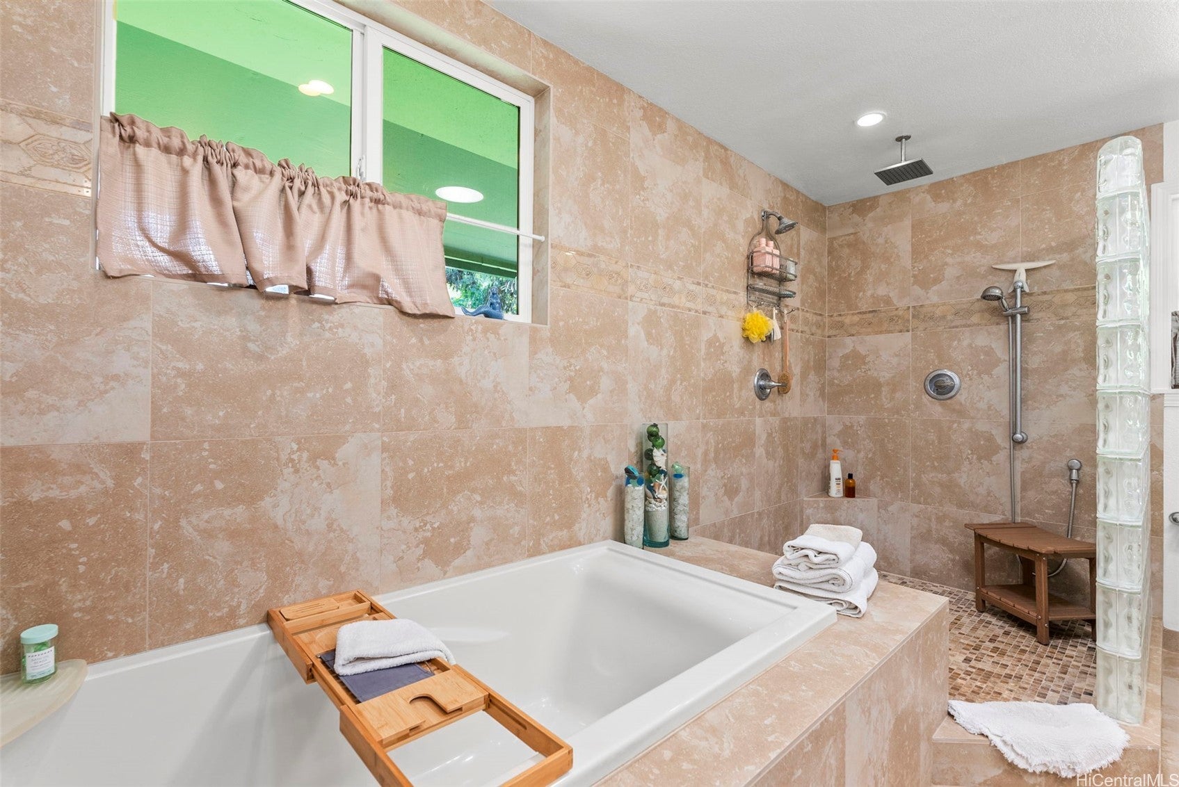 Haleiwa, Hawaii, 96712, United States, 4 Bedrooms Bedrooms, ,4 BathroomsBathrooms,Residential,Active,1993935