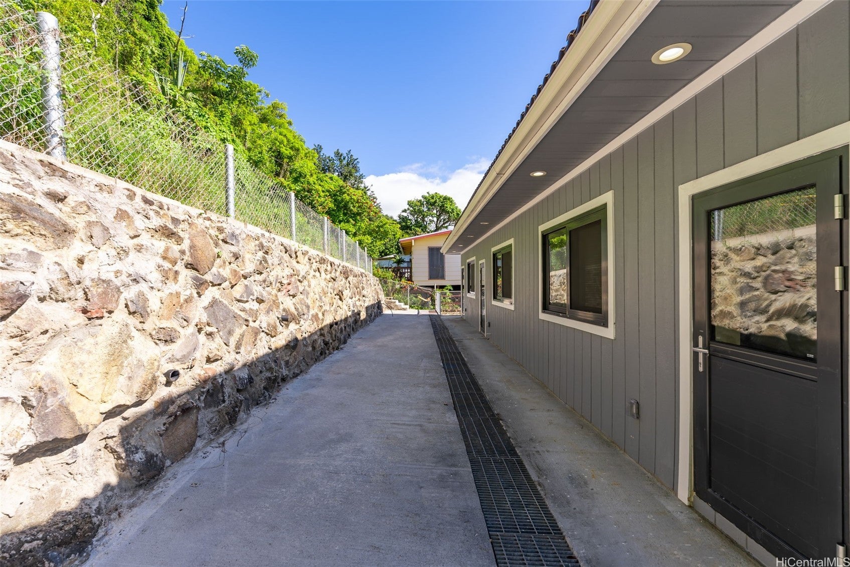 Honolulu, Hawaii, 96817, United States, 8 Bedrooms Bedrooms, ,11 BathroomsBathrooms,Residential,Active,1943837