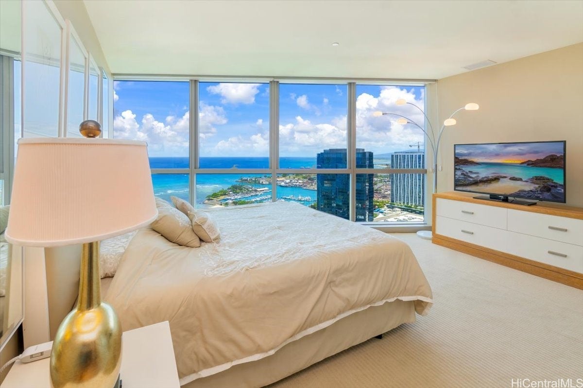 Honolulu, Hawaii, 96814, United States, 4 Bedrooms Bedrooms, ,5 BathroomsBathrooms,Residential,Active,1822012