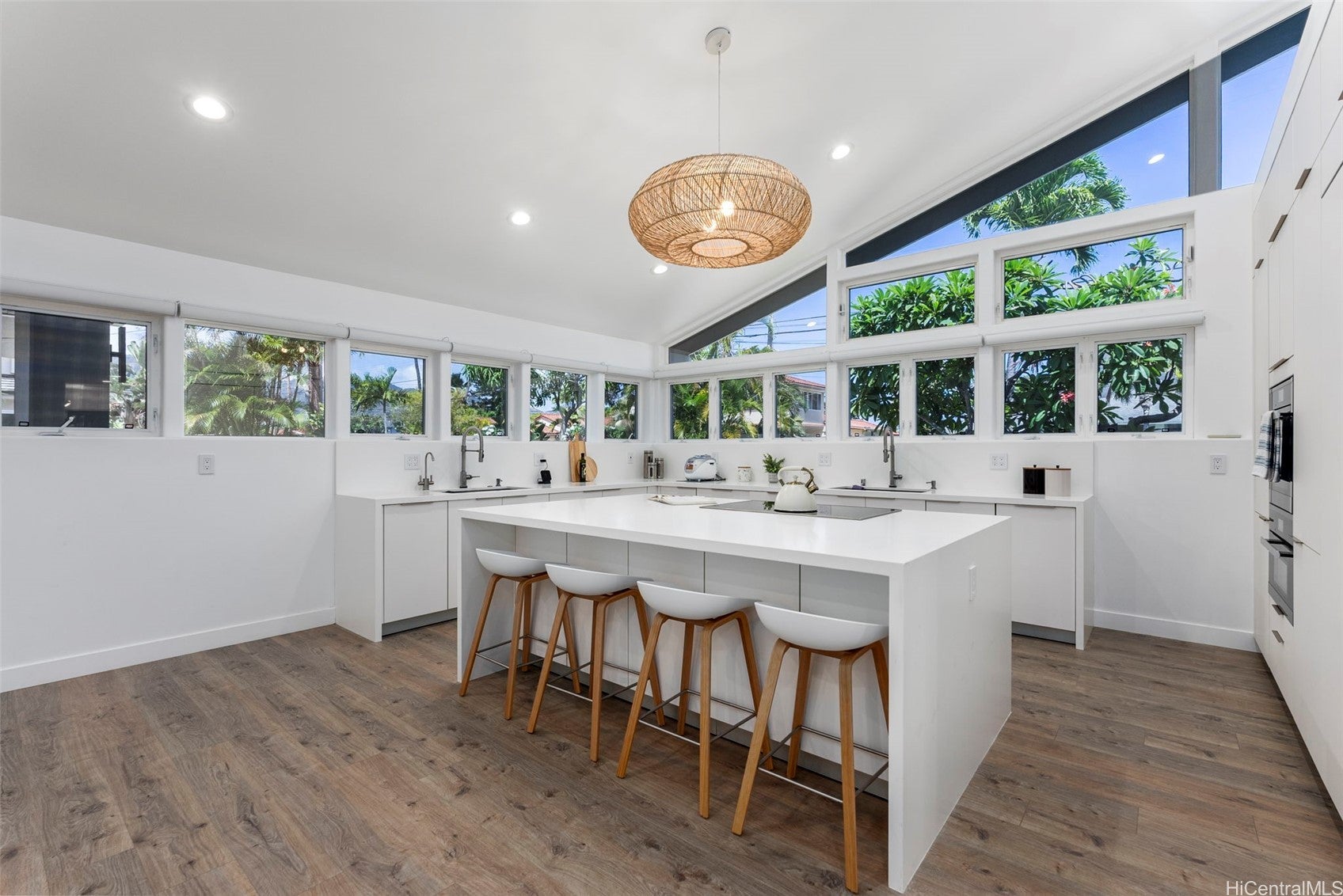 Honolulu, Hawaii, 96825, United States, 5 Bedrooms Bedrooms, ,4 BathroomsBathrooms,Residential,Active,1943784