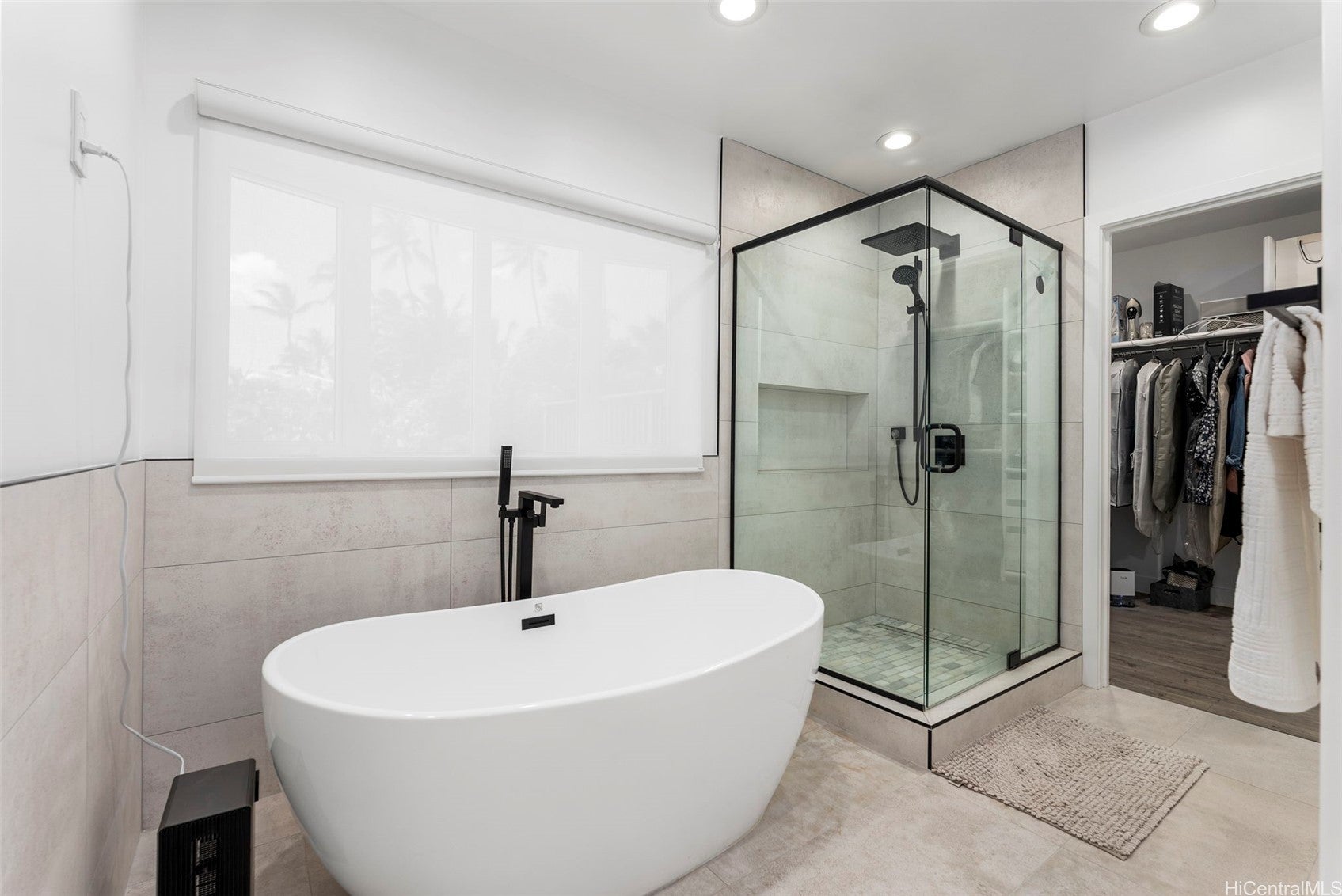 Honolulu, Hawaii, 96825, United States, 5 Bedrooms Bedrooms, ,4 BathroomsBathrooms,Residential,Active,1943784