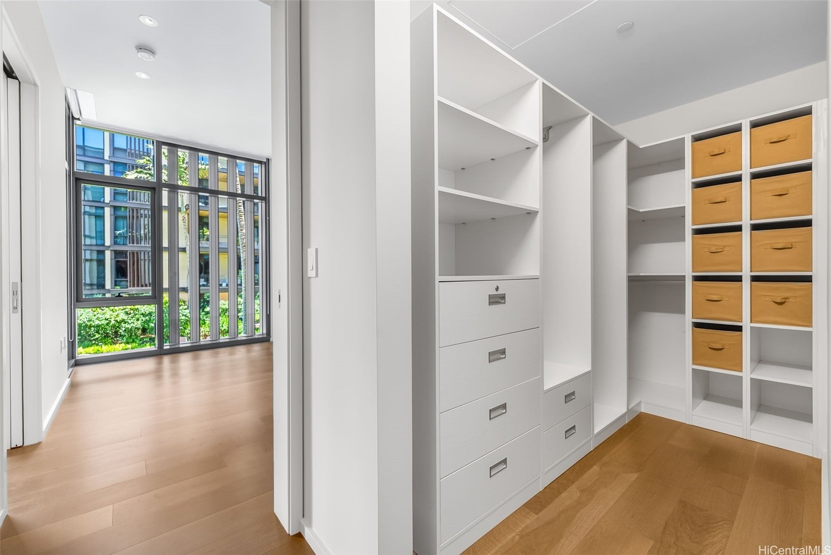 Honolulu, Hawaii, 96814, United States, 2 Bedrooms Bedrooms, ,3 BathroomsBathrooms,Residential,Active,1943792