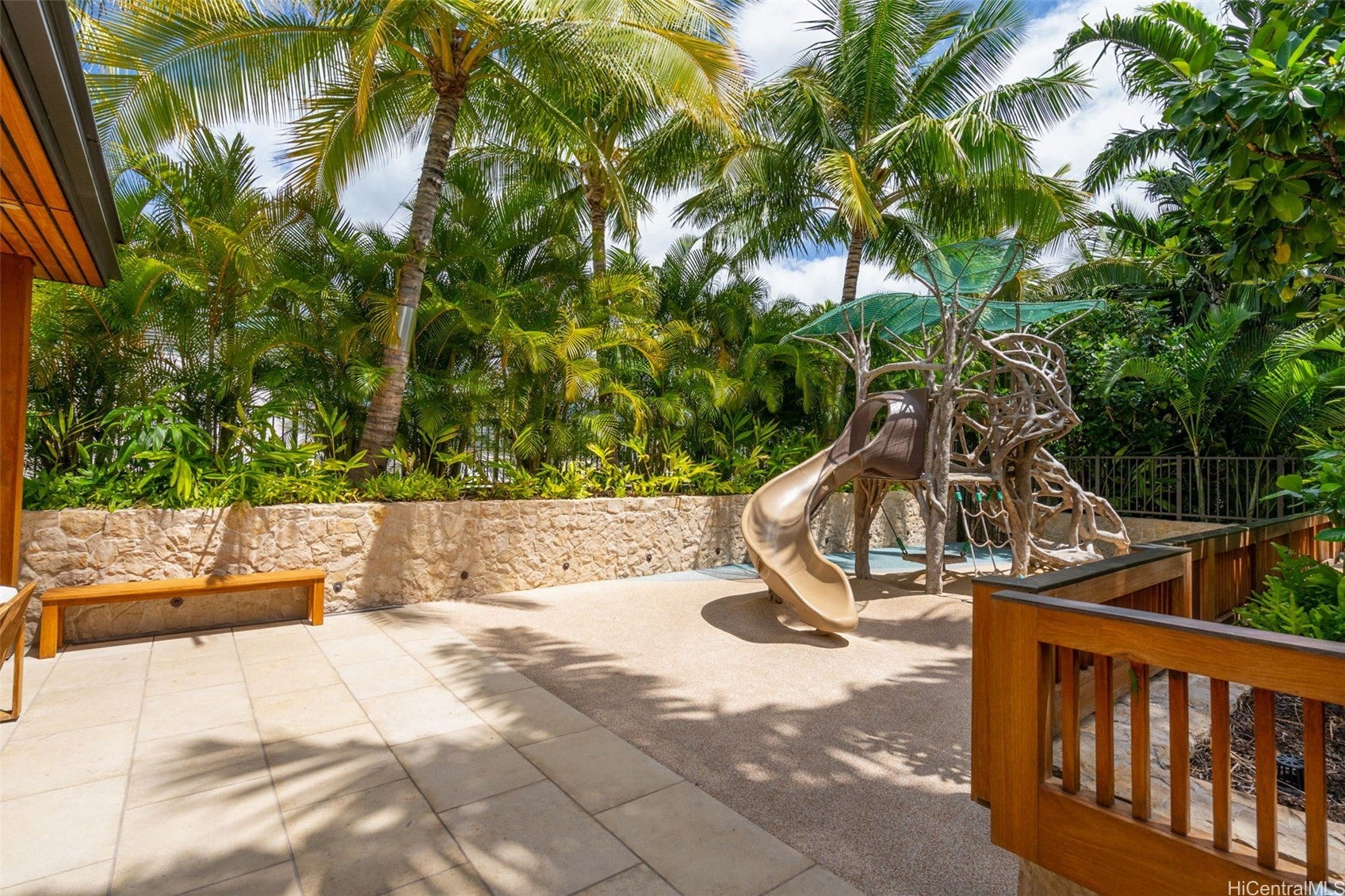 Honolulu, Hawaii, 96814, United States, 2 Bedrooms Bedrooms, ,3 BathroomsBathrooms,Residential,Active,1943792