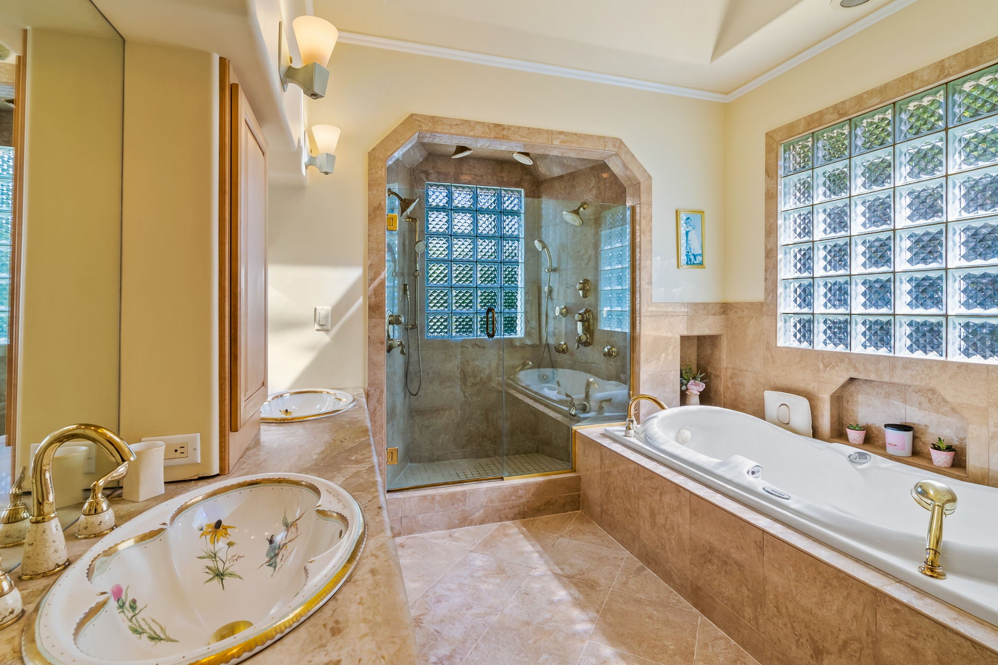 Kapaa, Hawaii, 96746, United States, 8 Bedrooms Bedrooms, ,6 BathroomsBathrooms,Residential,Active,1885004