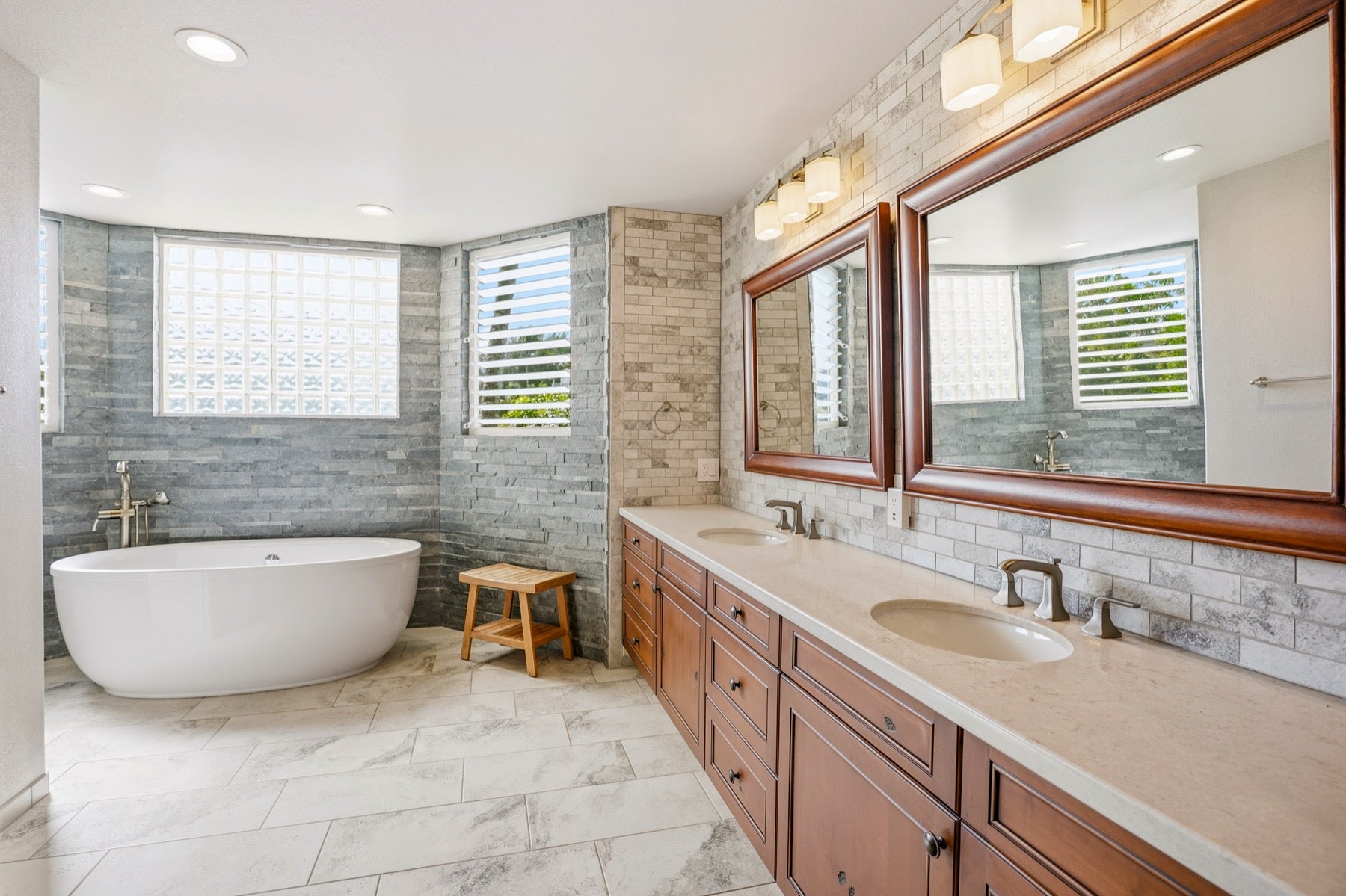 Princeville, Hawaii, 96722, United States, 4 Bedrooms Bedrooms, ,5 BathroomsBathrooms,Residential,Active,2009429