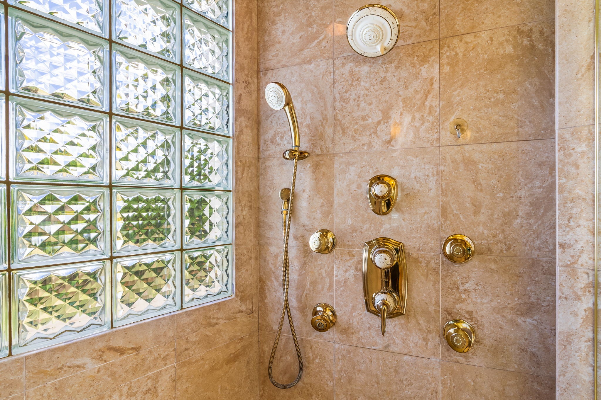 Kapaa, Hawaii, 96746, United States, 8 Bedrooms Bedrooms, ,6 BathroomsBathrooms,Residential,Active,1885004