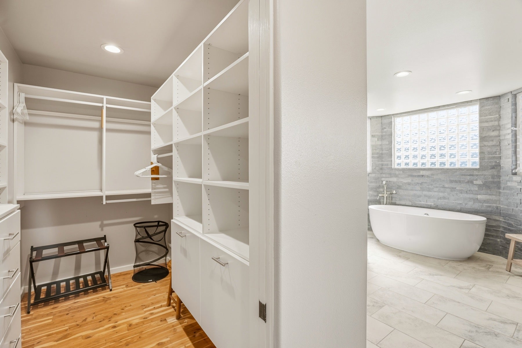 Princeville, Hawaii, 96722, United States, 4 Bedrooms Bedrooms, ,5 BathroomsBathrooms,Residential,Active,2009429