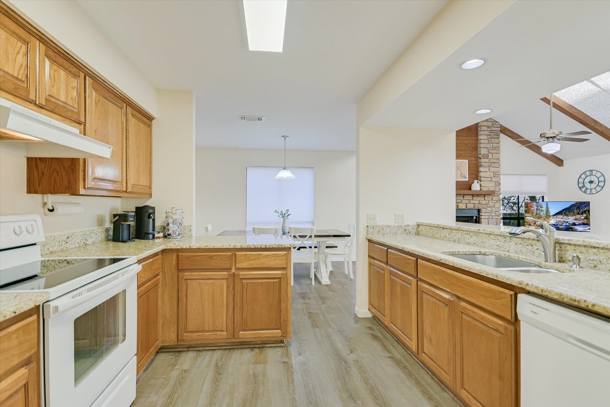 Horseshoe Bay, Texas, 78657, United States, 3 Bedrooms Bedrooms, ,3 BathroomsBathrooms,Residential,Active,2007218