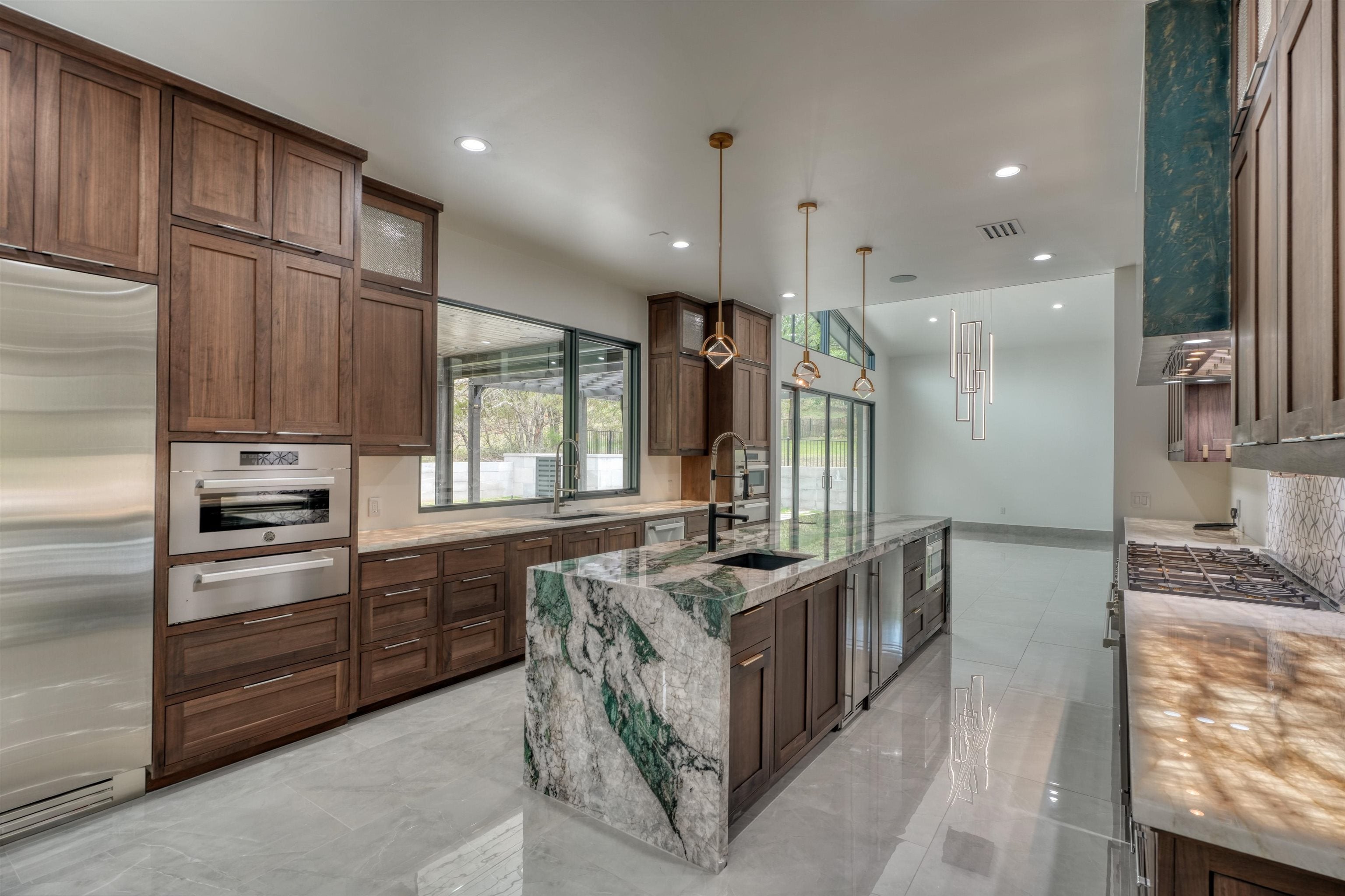 Horseshoe Bay, Texas, 78657, United States, 5 Bedrooms Bedrooms, ,6 BathroomsBathrooms,Residential,Active,1888975