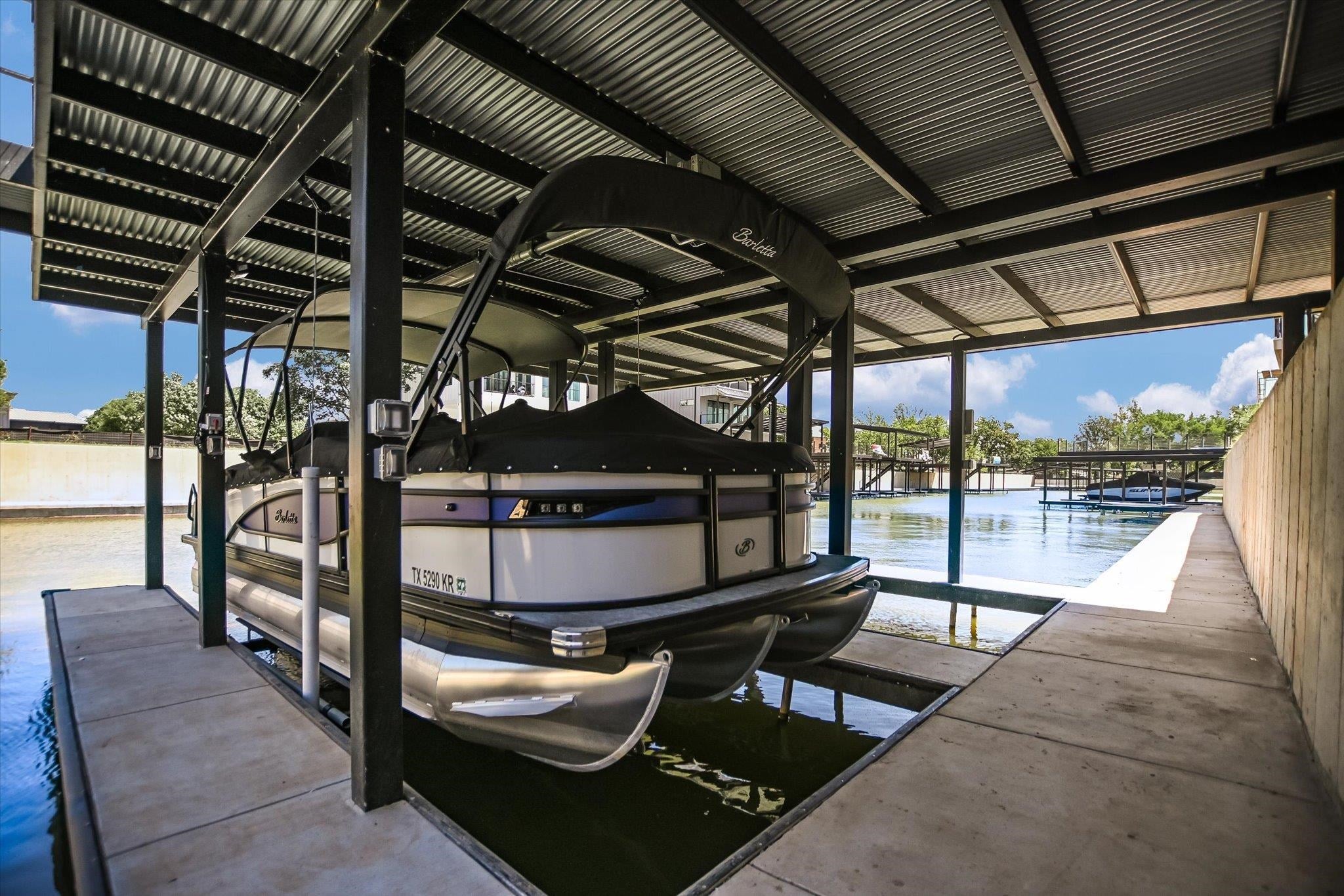 Kingsland, Texas, 78639, United States, 5 Bedrooms Bedrooms, ,6 BathroomsBathrooms,Residential,Active,1880207