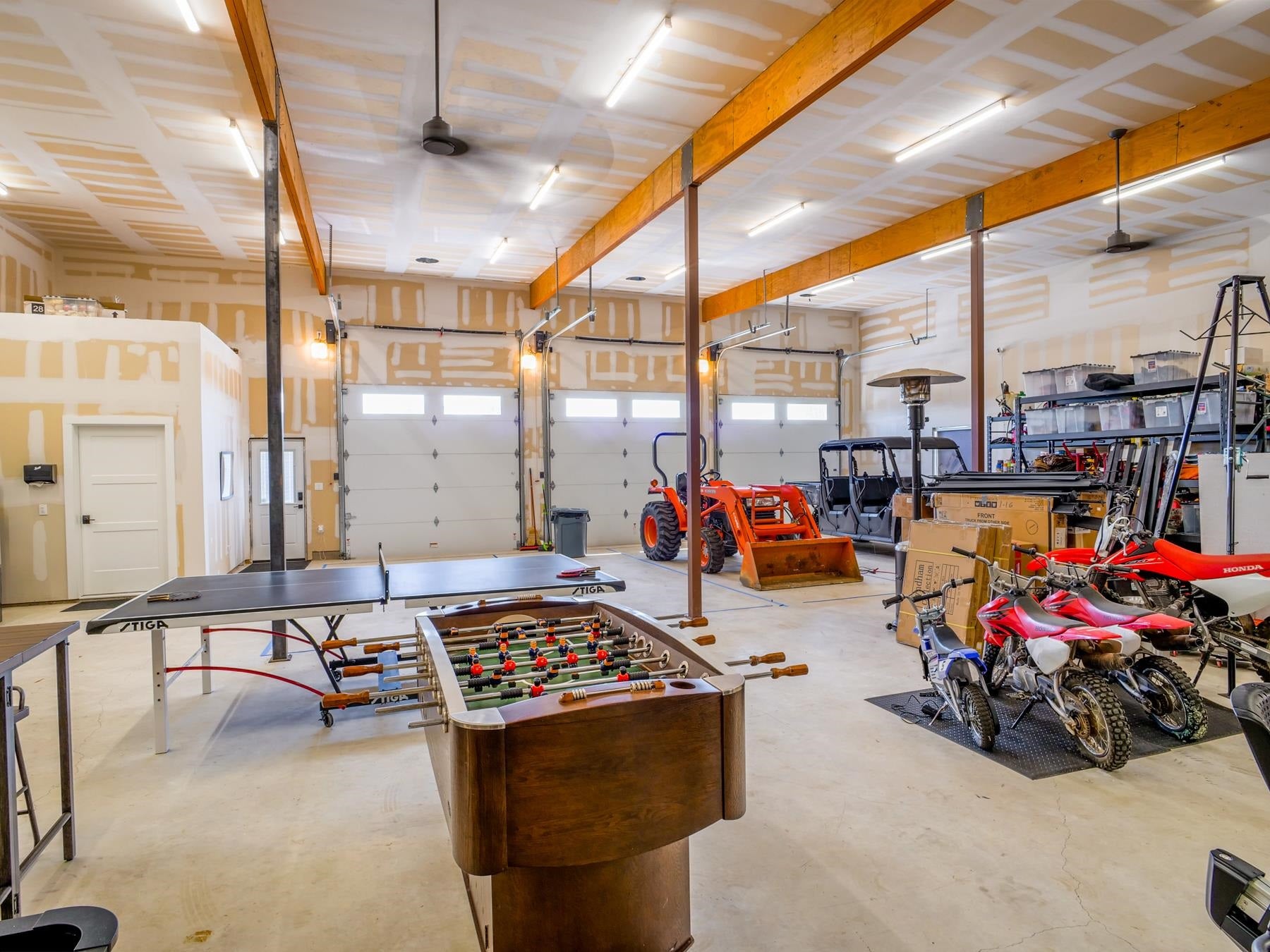 Burnet, Texas, 78611, United States, 2 Bedrooms Bedrooms, ,3 BathroomsBathrooms,Residential,Active,1989769