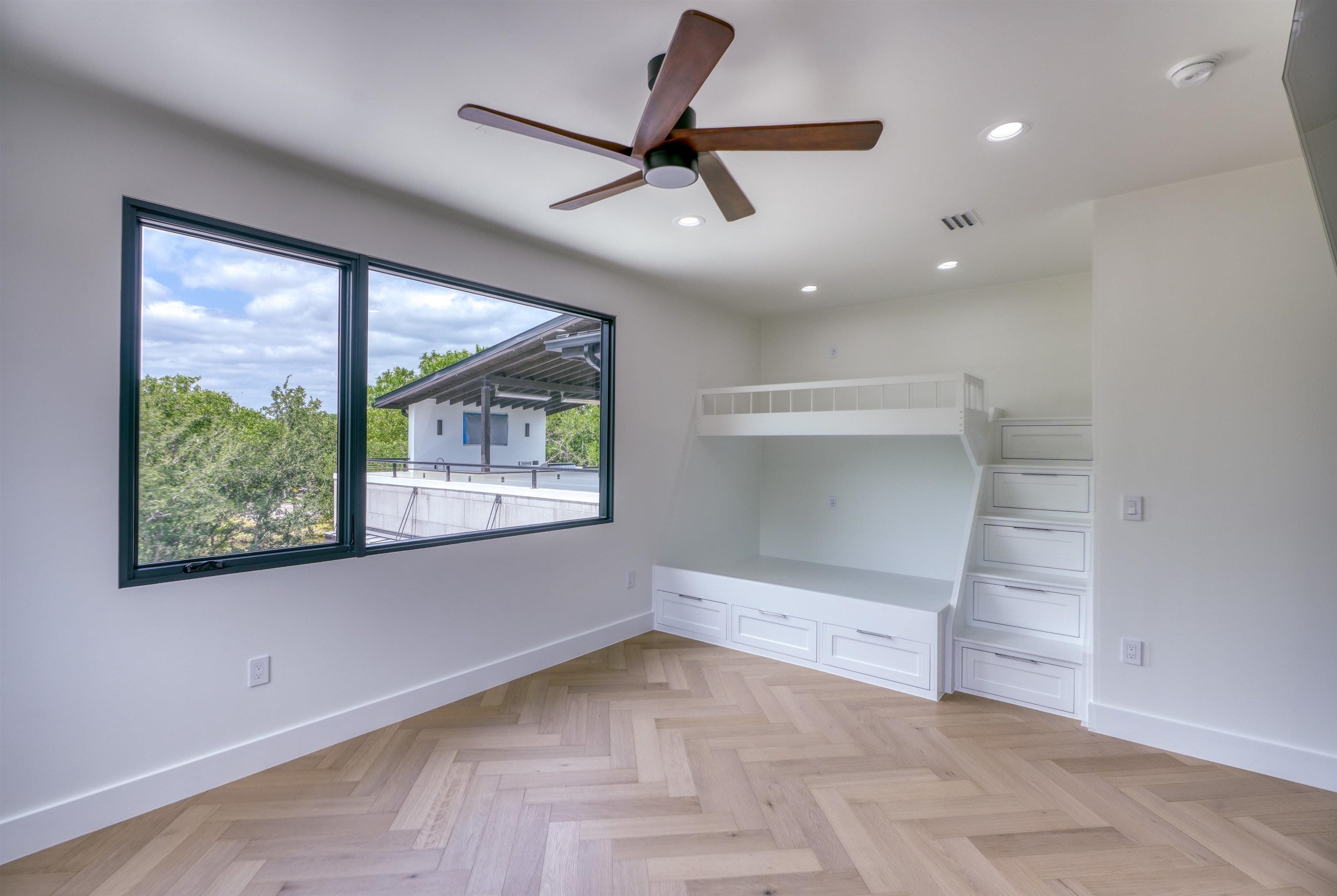 Horseshoe Bay, Texas, 78657, United States, 5 Bedrooms Bedrooms, ,6 BathroomsBathrooms,Residential,Active,1888975