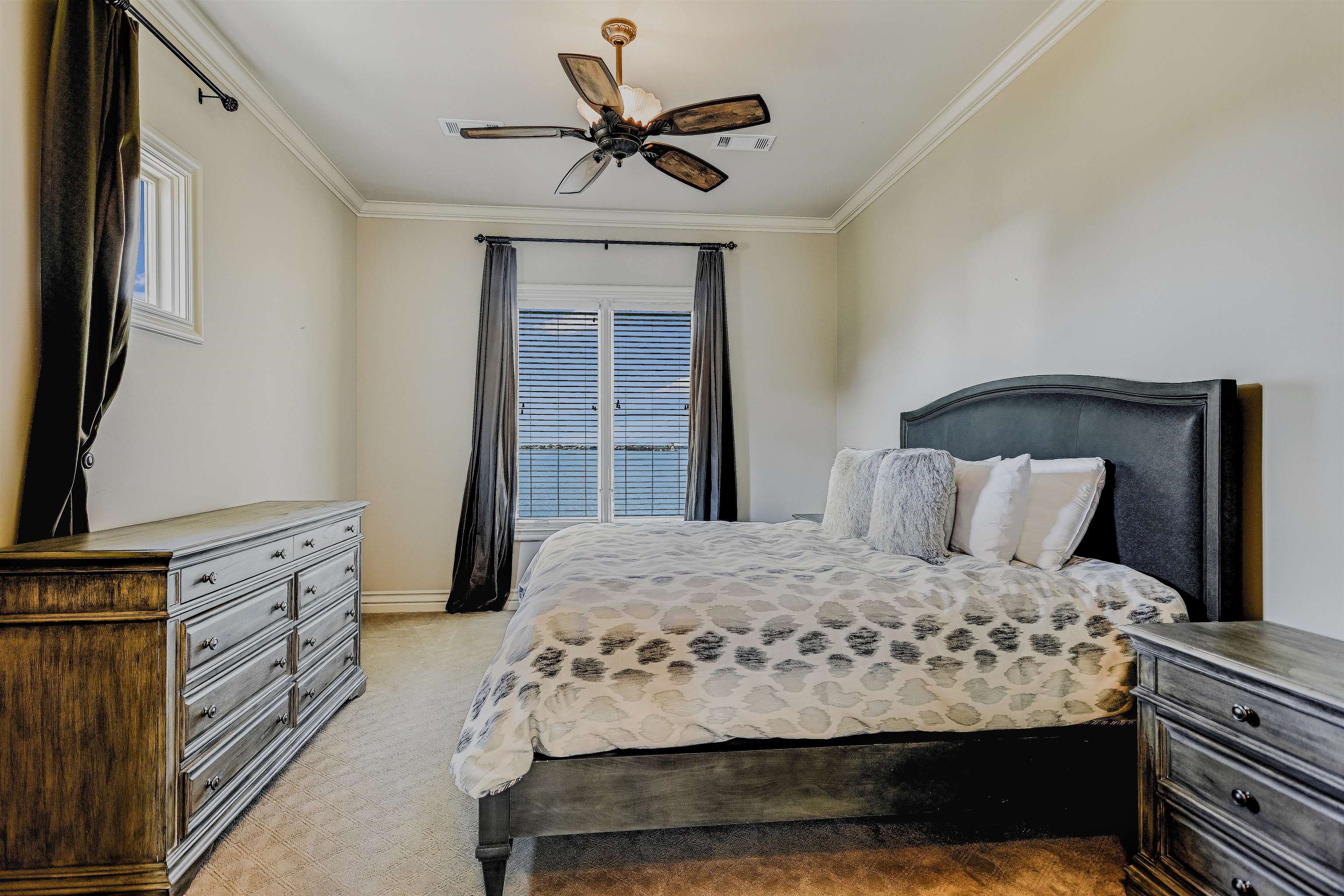 Horseshoe Bay, Texas, 78657, United States, 5 Bedrooms Bedrooms, ,6 BathroomsBathrooms,Residential,Active,1905083