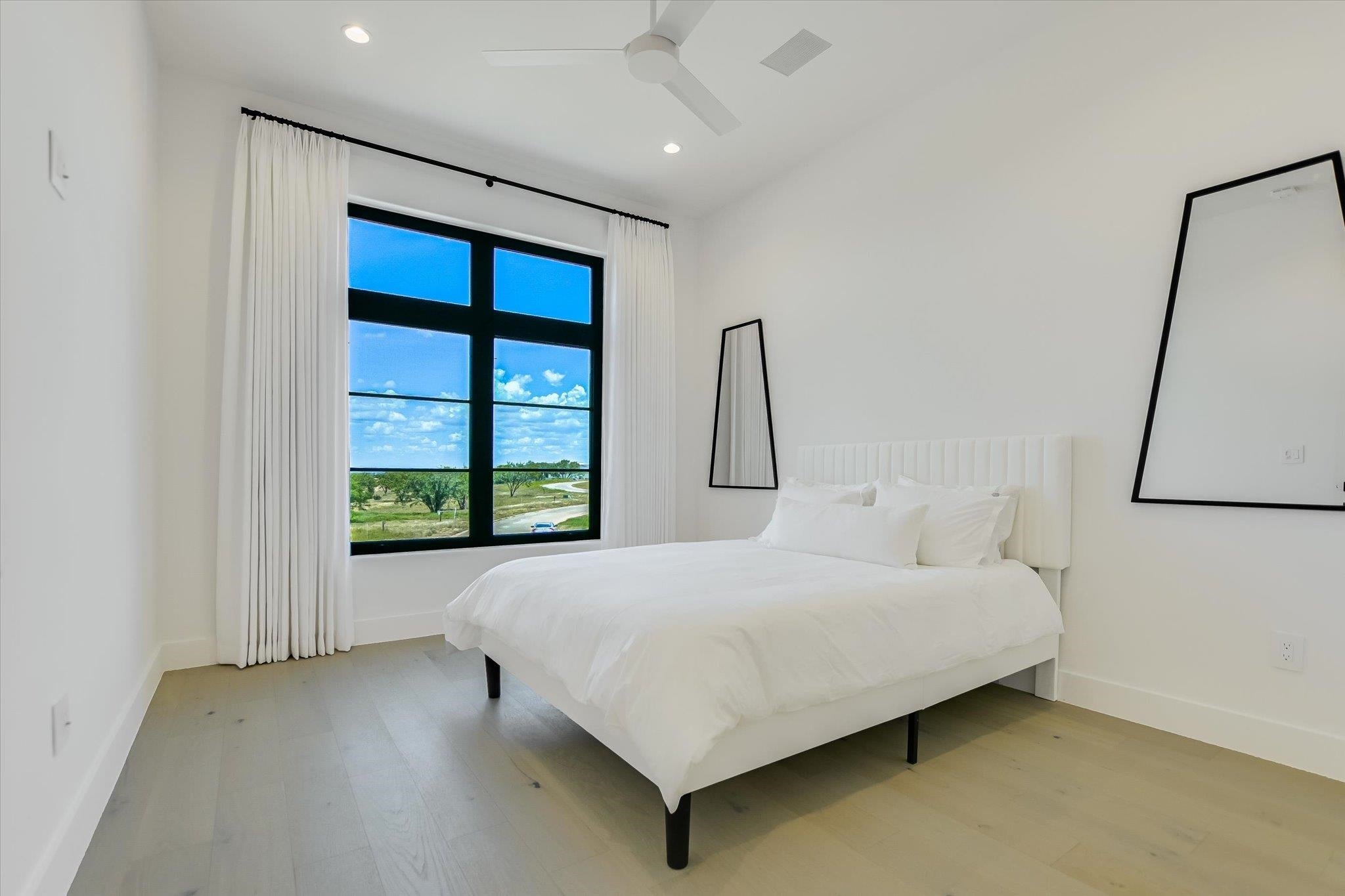 Horseshoe Bay, Texas, 78657, United States, 4 Bedrooms Bedrooms, ,5 BathroomsBathrooms,Residential,Active,1914578