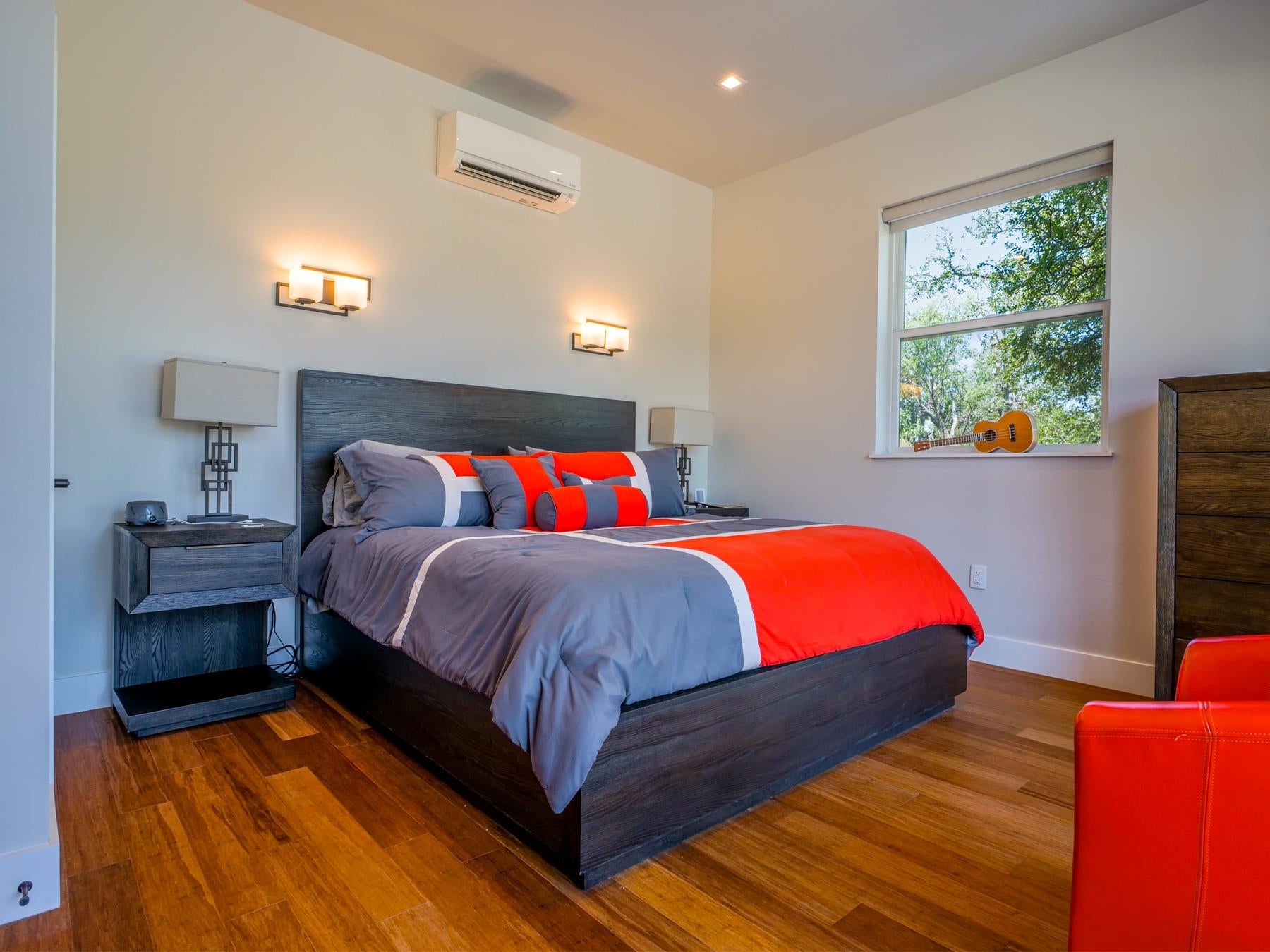 Burnet, Texas, 78611, United States, 2 Bedrooms Bedrooms, ,3 BathroomsBathrooms,Residential,Active,1989769