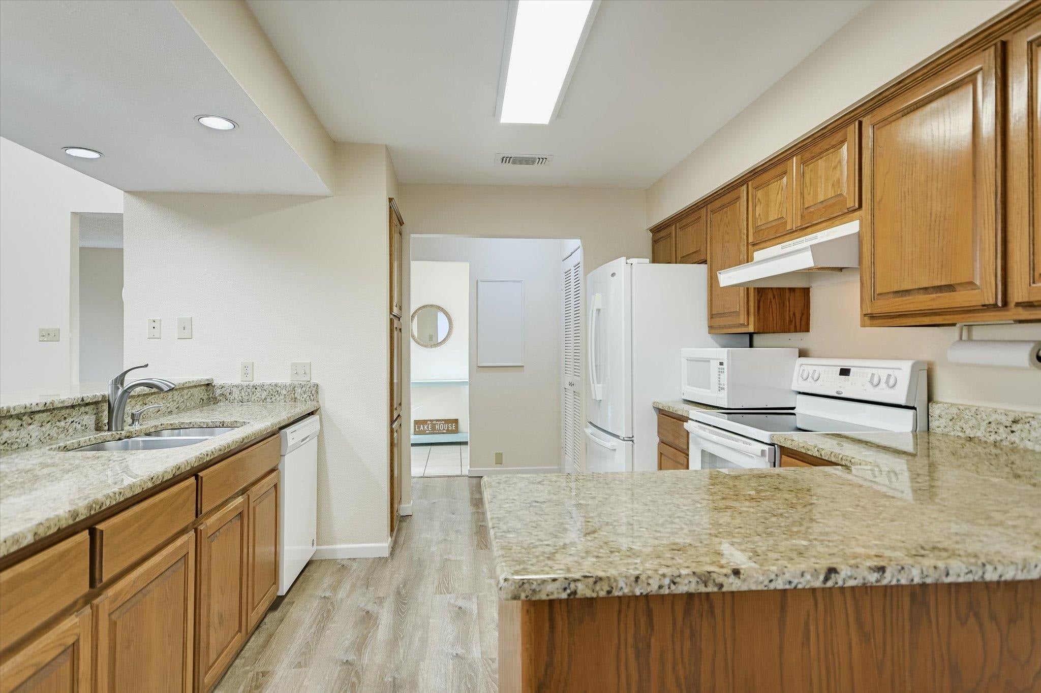 Horseshoe Bay, Texas, 78657, United States, 3 Bedrooms Bedrooms, ,3 BathroomsBathrooms,Residential,Active,2007218