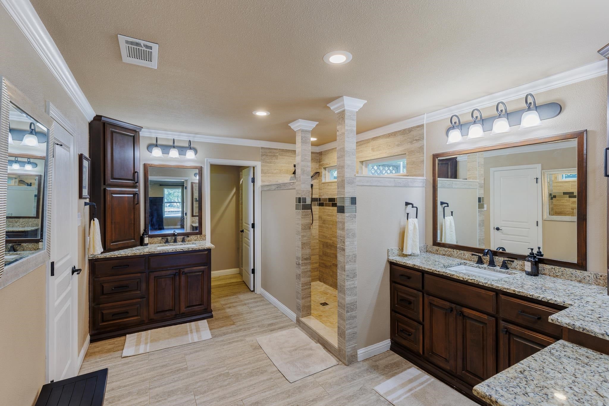 Georgetown, Texas, 78628, United States, 8 Bedrooms Bedrooms, ,8 BathroomsBathrooms,Residential,Active,1849530