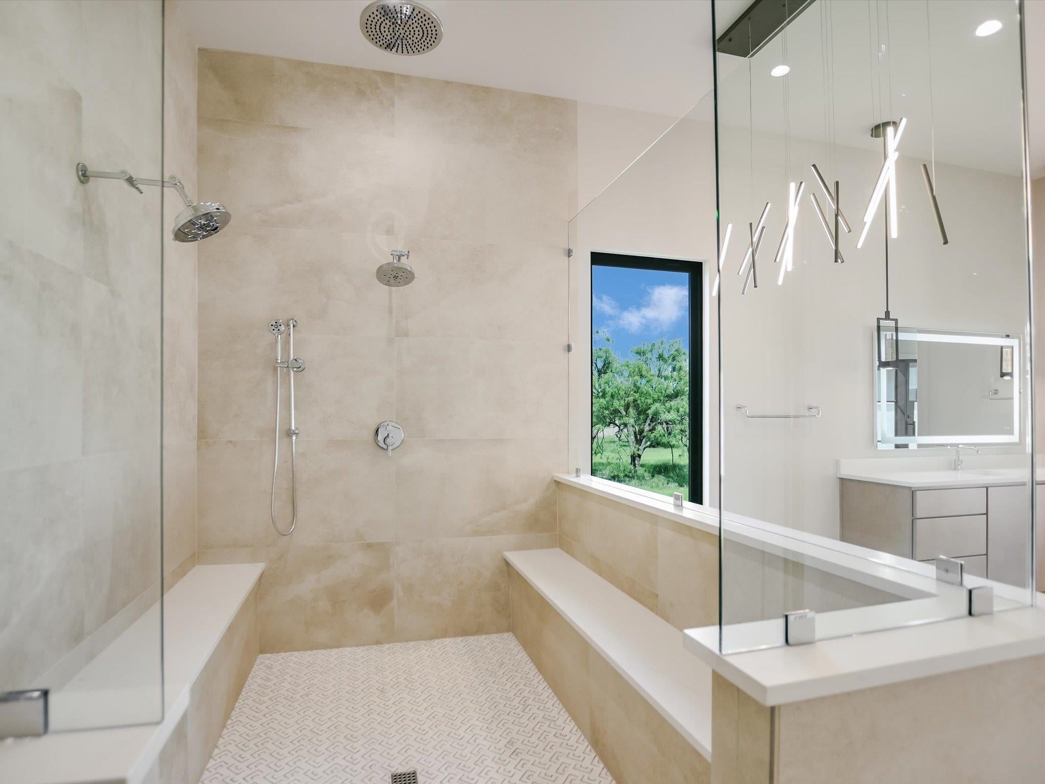 Horseshoe Bay, Texas, 78657, United States, 3 Bedrooms Bedrooms, ,5 BathroomsBathrooms,Residential,Active,1951796