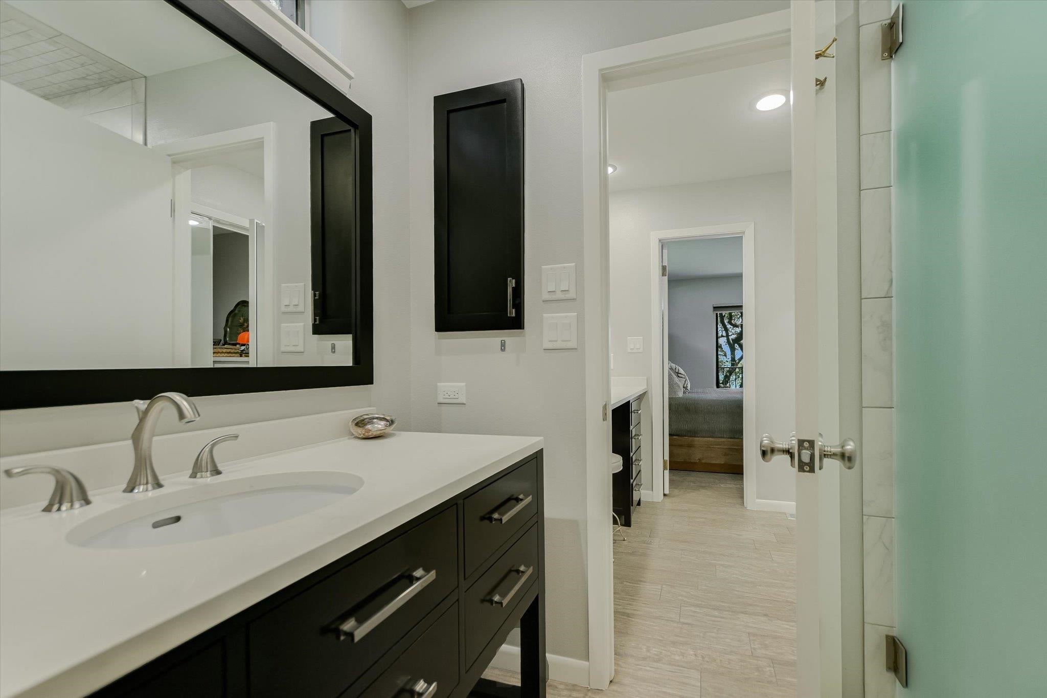 Horseshoe Bay, Texas, 78657, United States, 4 Bedrooms Bedrooms, ,4 BathroomsBathrooms,Residential,Active,1942381