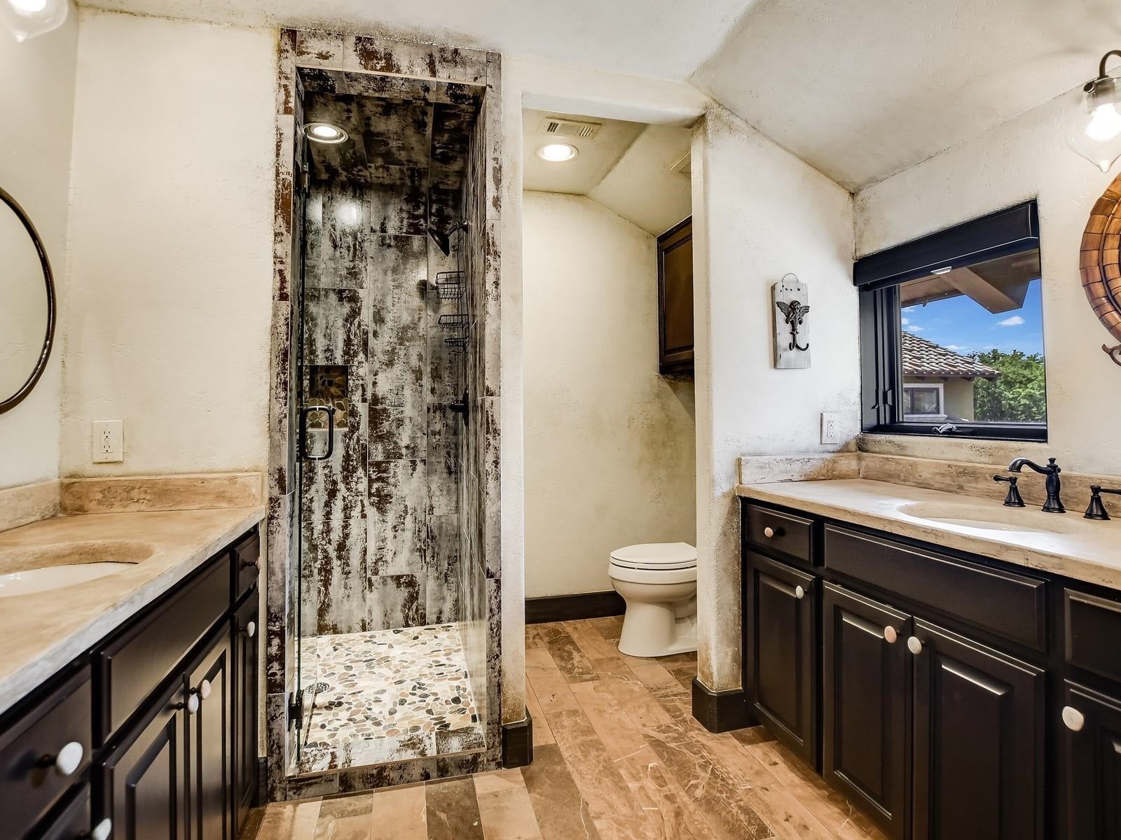 Horseshoe Bay, Texas, 78657, United States, 6 Bedrooms Bedrooms, ,9 BathroomsBathrooms,Residential,Active,2011452