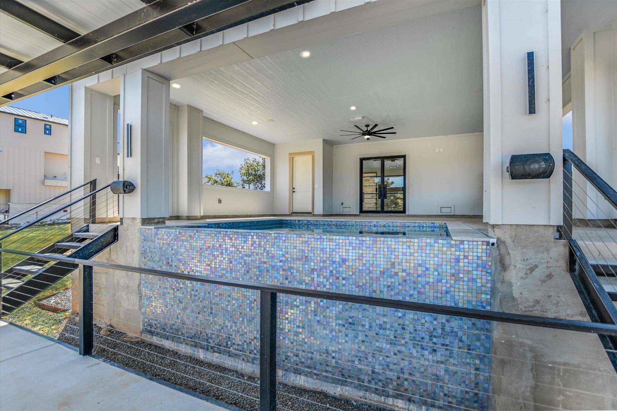 Kingsland, Texas, 78639, United States, 5 Bedrooms Bedrooms, ,6 BathroomsBathrooms,Residential,Active,2008750