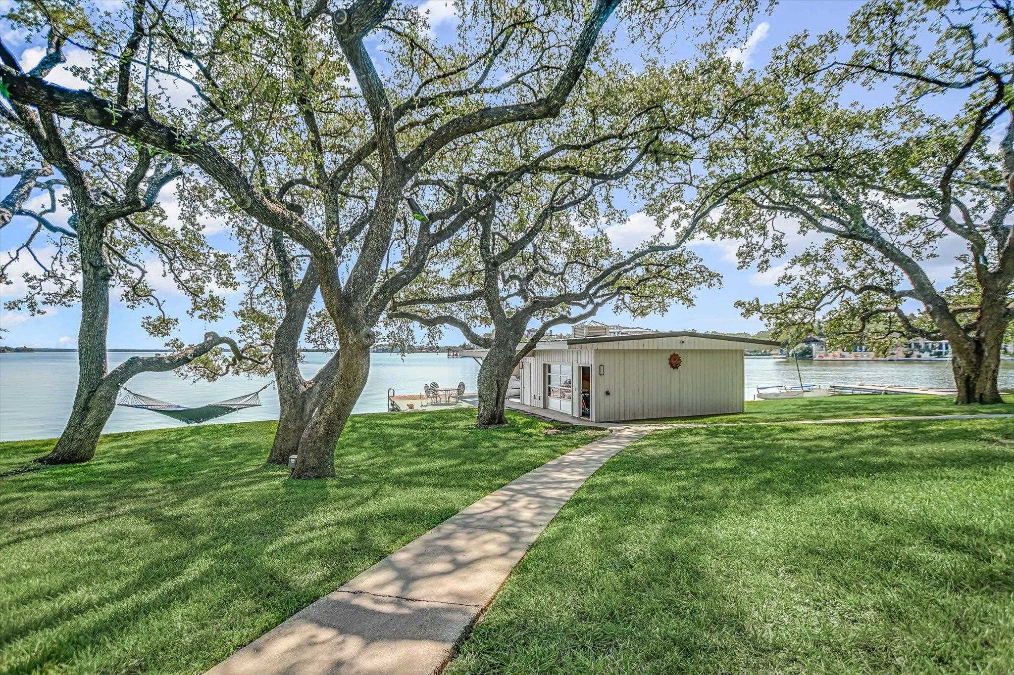 Horseshoe Bay, Texas, 78657, United States, 4 Bedrooms Bedrooms, ,4 BathroomsBathrooms,Residential,Active,1942381