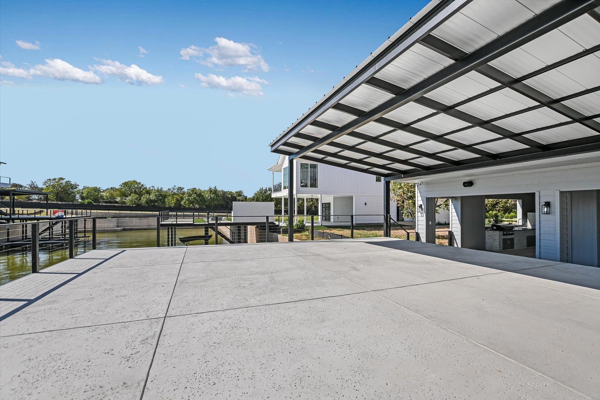 Kingsland, Texas, 78639, United States, 5 Bedrooms Bedrooms, ,6 BathroomsBathrooms,Residential,Active,1880173