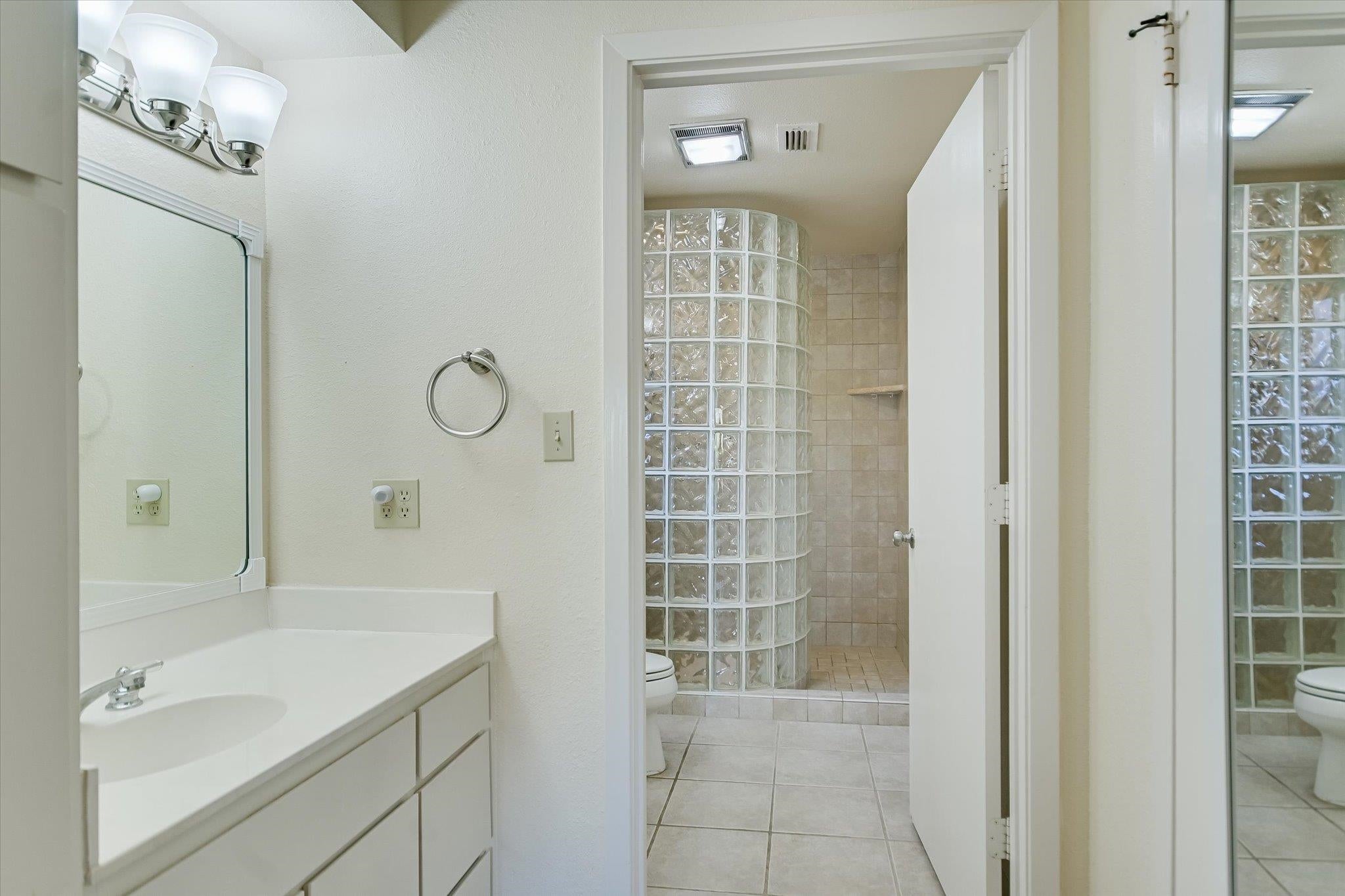 Horseshoe Bay, Texas, 78657, United States, 3 Bedrooms Bedrooms, ,3 BathroomsBathrooms,Residential,Active,2007218