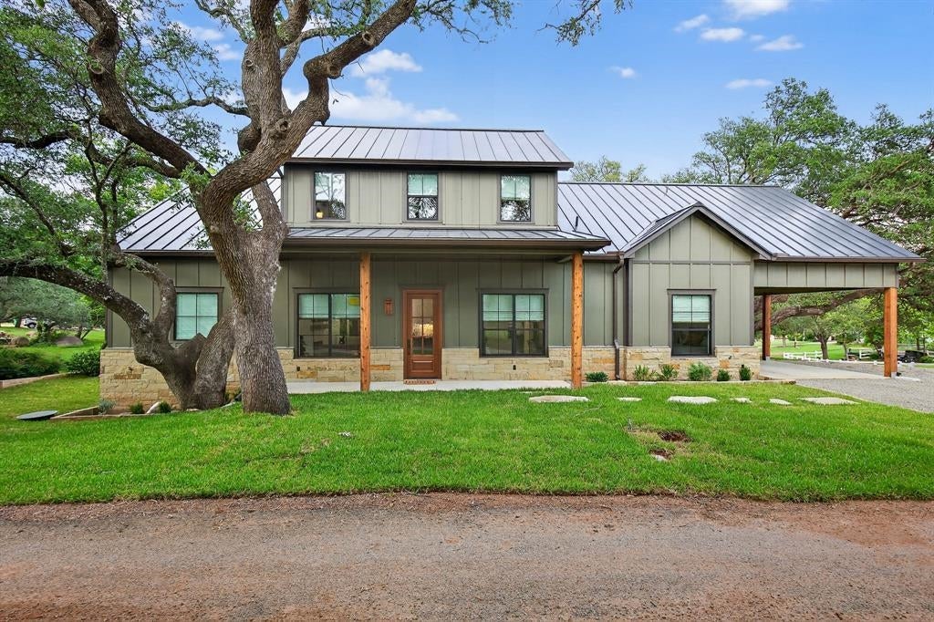 Kingsland, Texas, 78639, United States, 5 Bedrooms Bedrooms, ,4 BathroomsBathrooms,Residential,Active,2007322