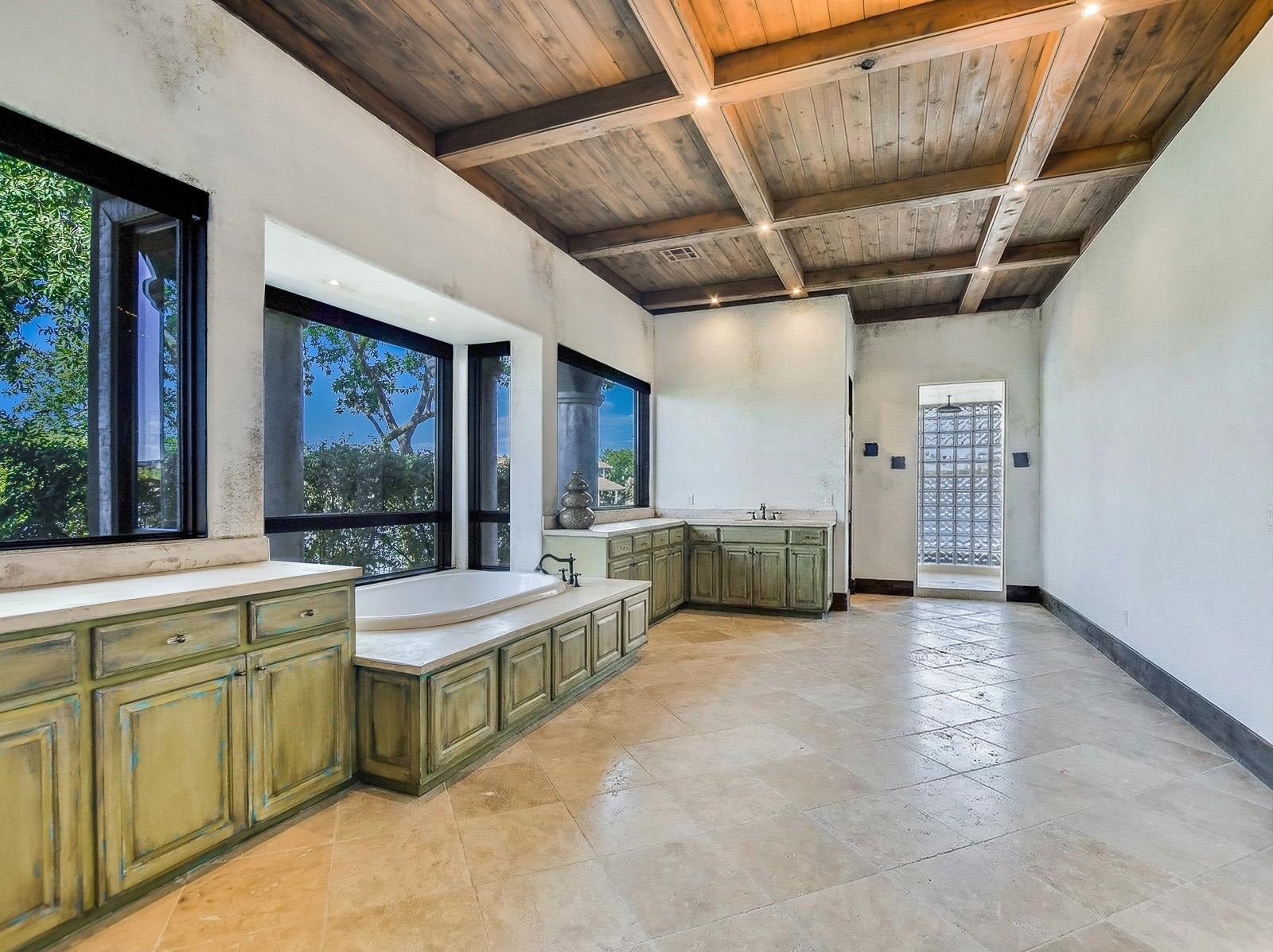 Horseshoe Bay, Texas, 78657, United States, 6 Bedrooms Bedrooms, ,9 BathroomsBathrooms,Residential,Active,2011452