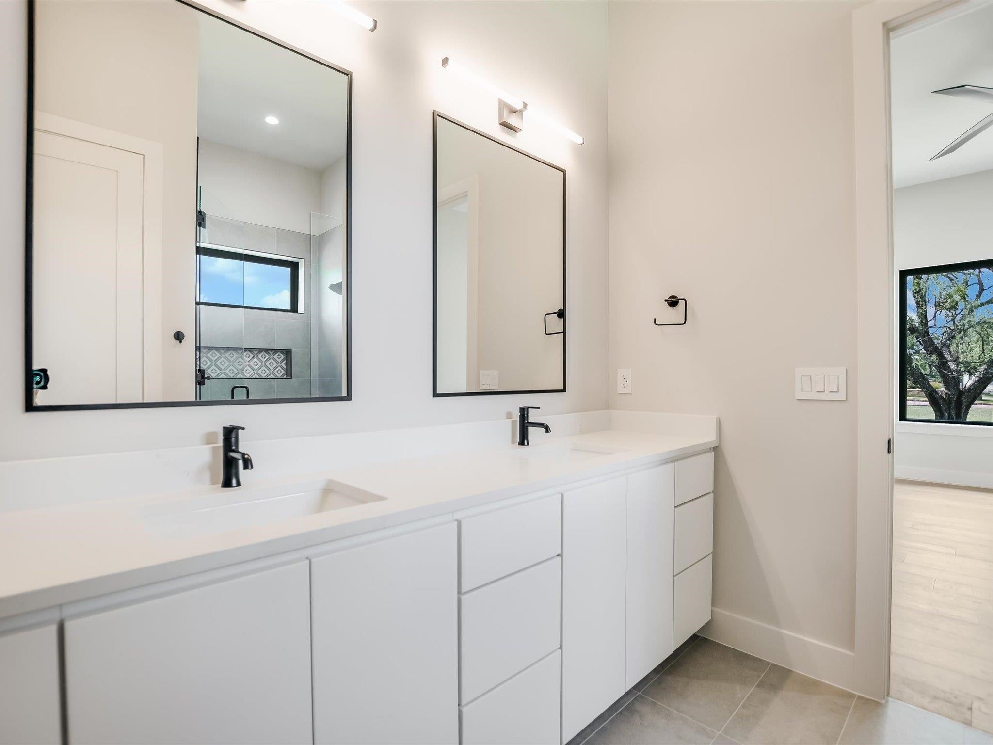 Horseshoe Bay, Texas, 78657, United States, 3 Bedrooms Bedrooms, ,5 BathroomsBathrooms,Residential,Active,1951796