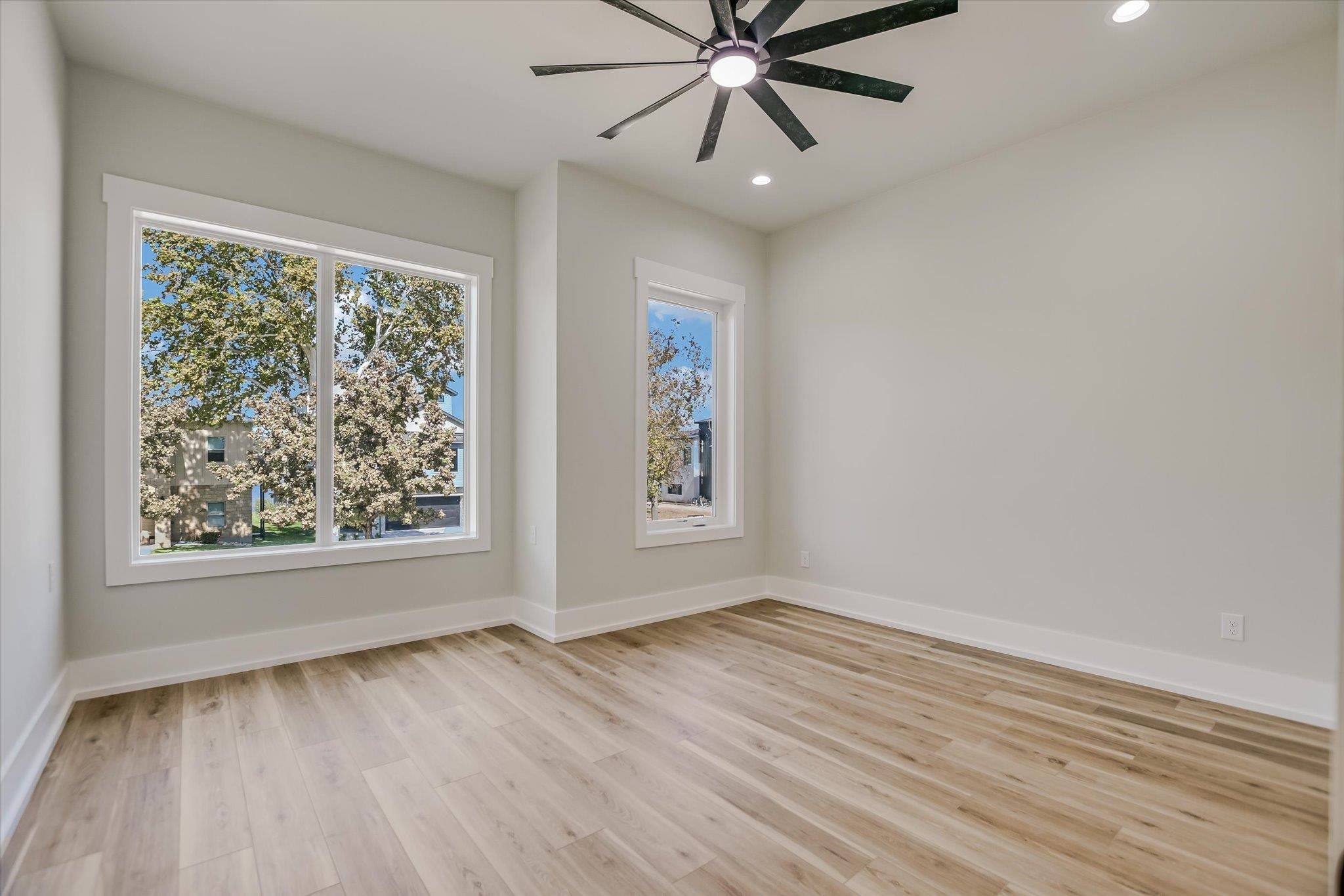 Kingsland, Texas, 78639, United States, 5 Bedrooms Bedrooms, ,6 BathroomsBathrooms,Residential,Active,1880173