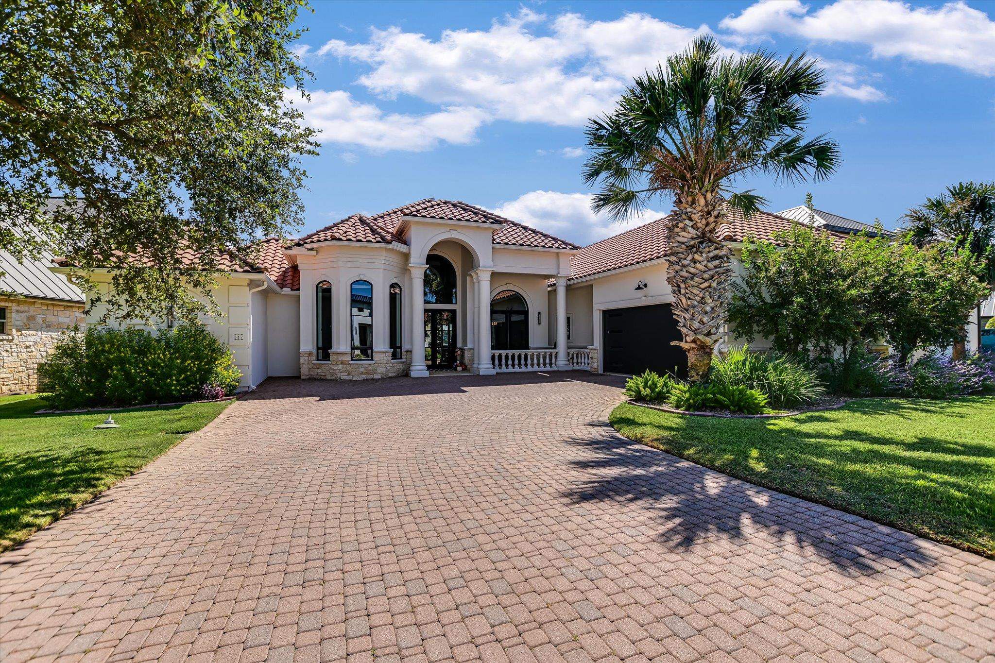 Horseshoe Bay, Texas, 78657, United States, 3 Bedrooms Bedrooms, ,4 BathroomsBathrooms,Residential,Active,1963421