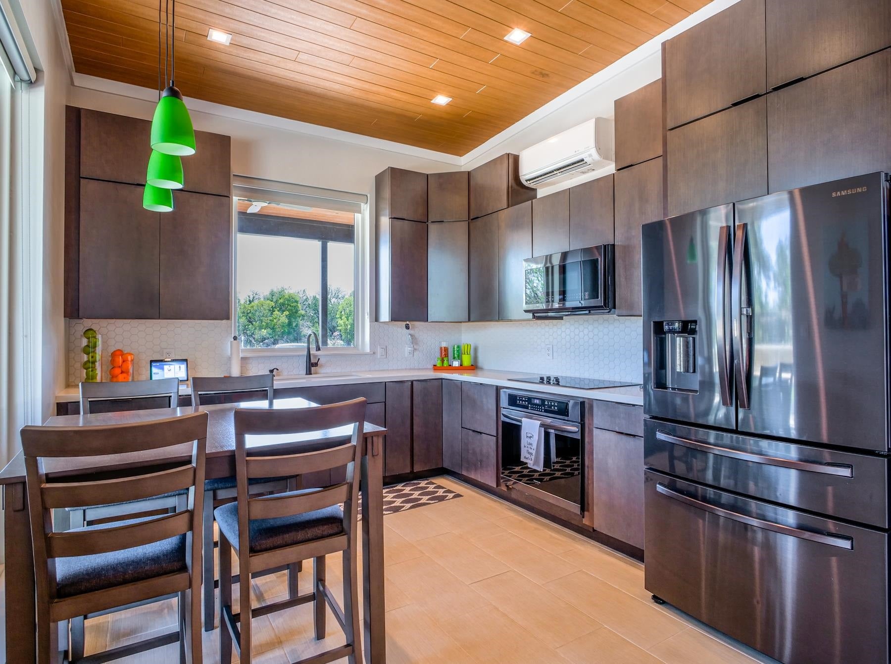 Burnet, Texas, 78611, United States, 2 Bedrooms Bedrooms, ,3 BathroomsBathrooms,Residential,Active,1989769