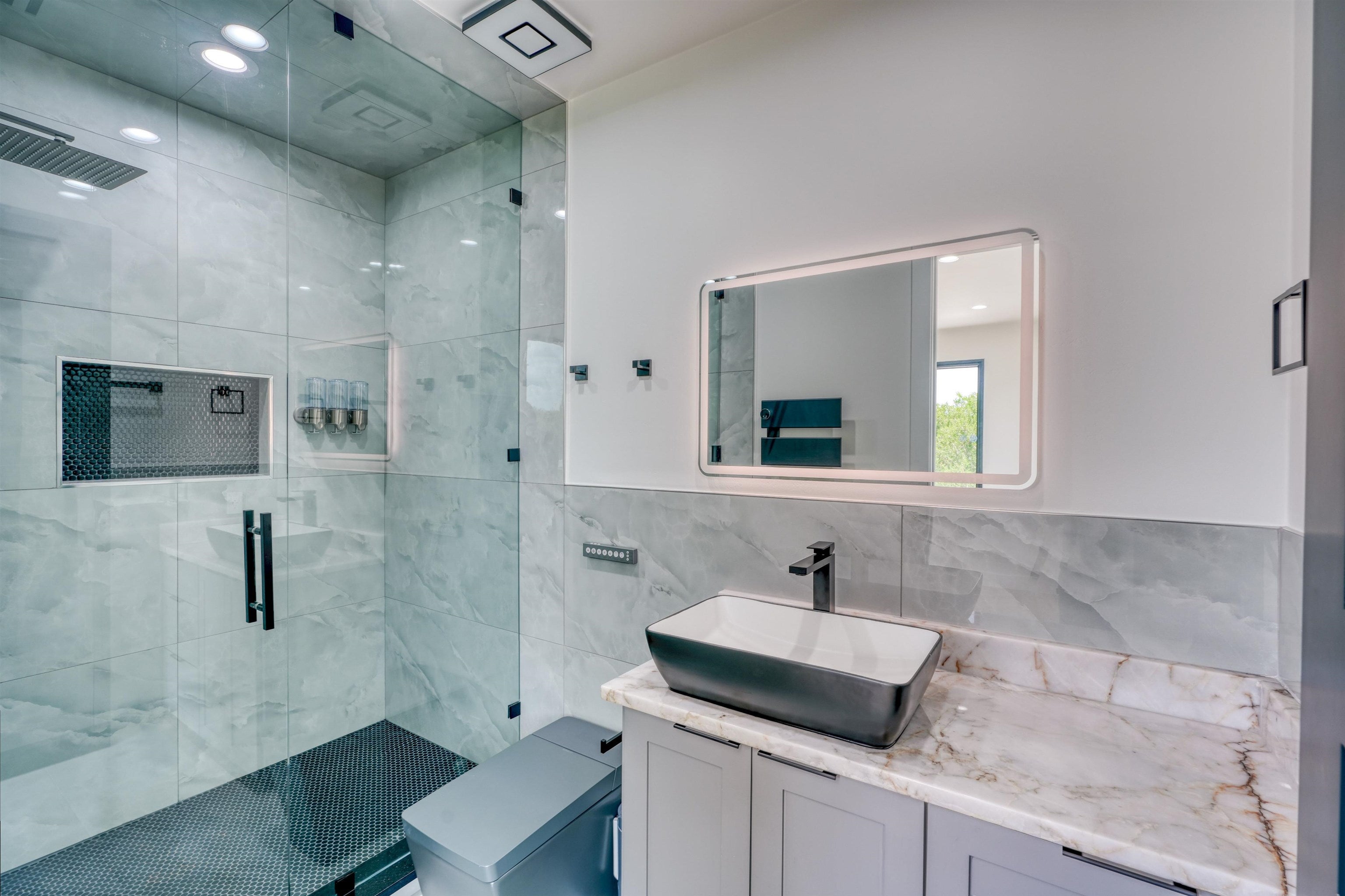 Horseshoe Bay, Texas, 78657, United States, 5 Bedrooms Bedrooms, ,6 BathroomsBathrooms,Residential,Active,1888975