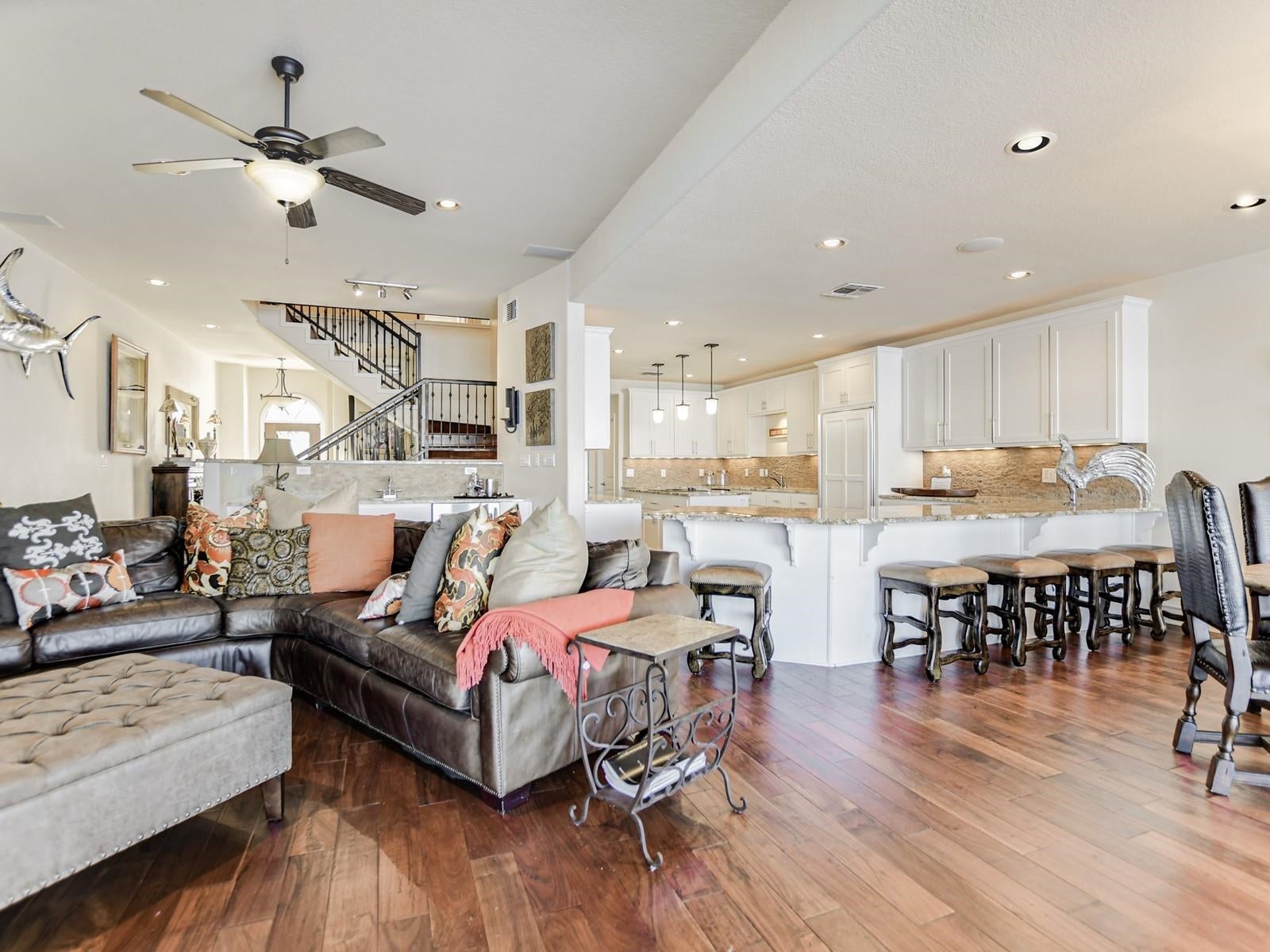 Horseshoe Bay, Texas, 78657, United States, 4 Bedrooms Bedrooms, ,5 BathroomsBathrooms,Residential,Active,1909106