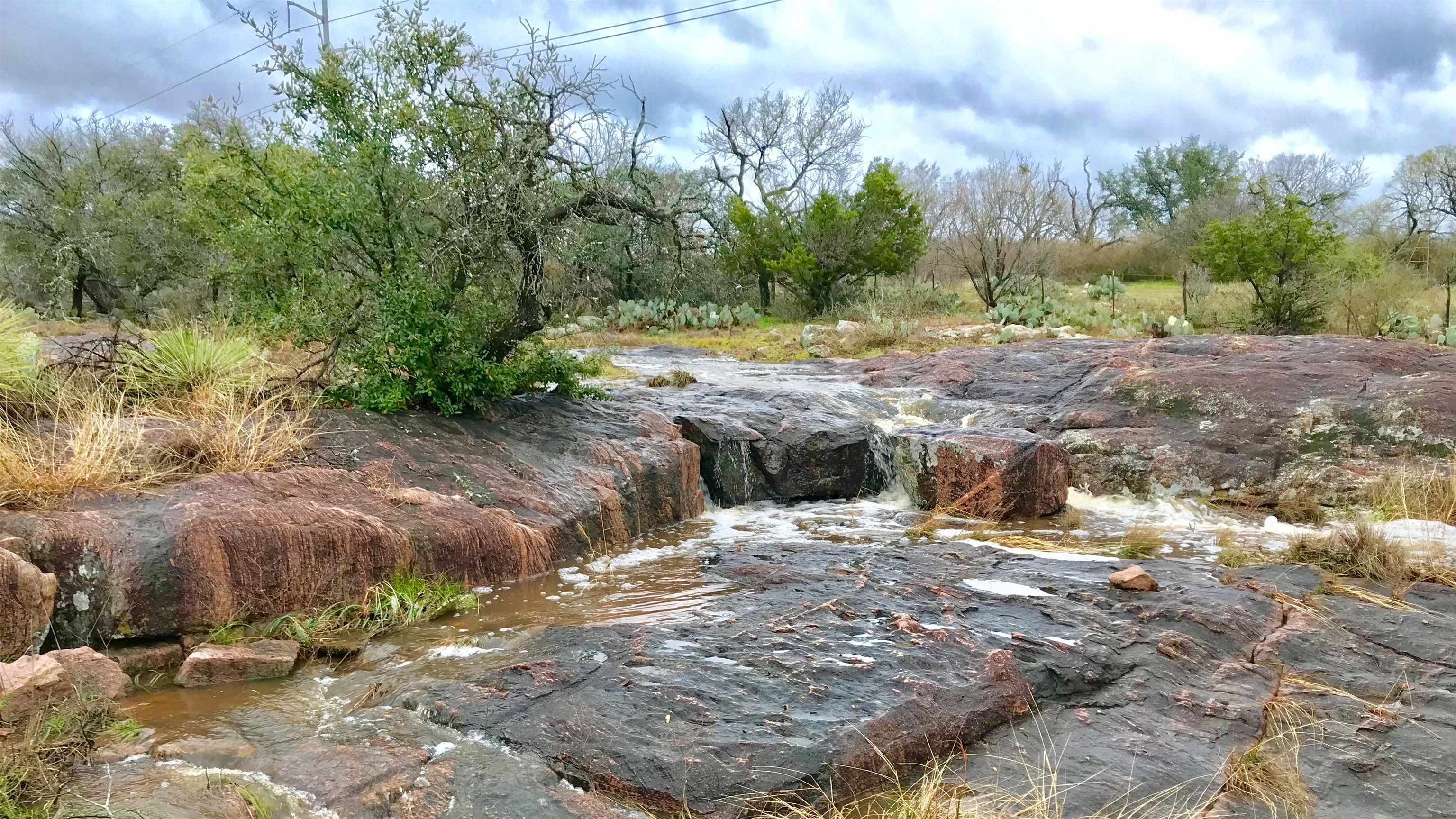 Burnet, Texas, 78611, United States, 2 Bedrooms Bedrooms, ,3 BathroomsBathrooms,Residential,Active,1989769