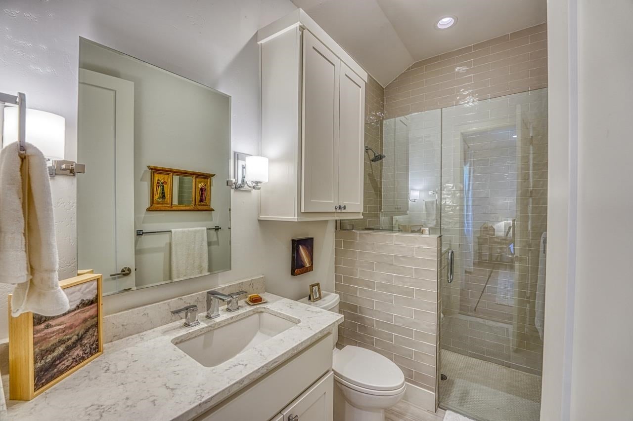 Horseshoe Bay, Texas, 78657, United States, 3 Bedrooms Bedrooms, ,4 BathroomsBathrooms,Residential,Active,2009842