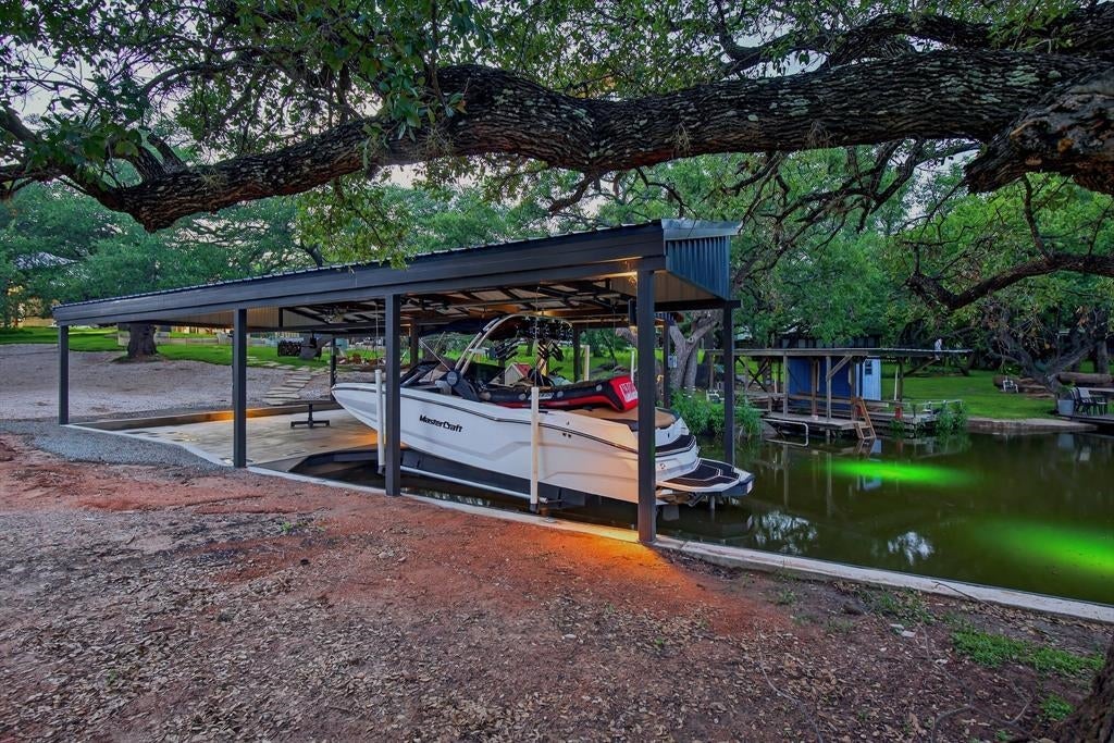 Kingsland, Texas, 78639, United States, 5 Bedrooms Bedrooms, ,4 BathroomsBathrooms,Residential,Active,2007322