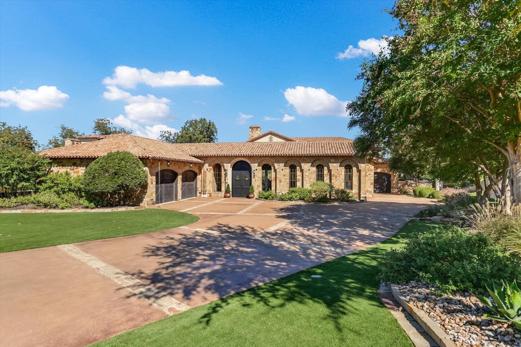 Horseshoe Bay, Texas, 78657, United States, 5 Bedrooms Bedrooms, ,7 BathroomsBathrooms,Residential,Active,1988425 Horseshoe Bay, Texas, 78657, United States, 5 Bedrooms Bedrooms, ,7 BathroomsBathrooms,Residential,Active,1988425